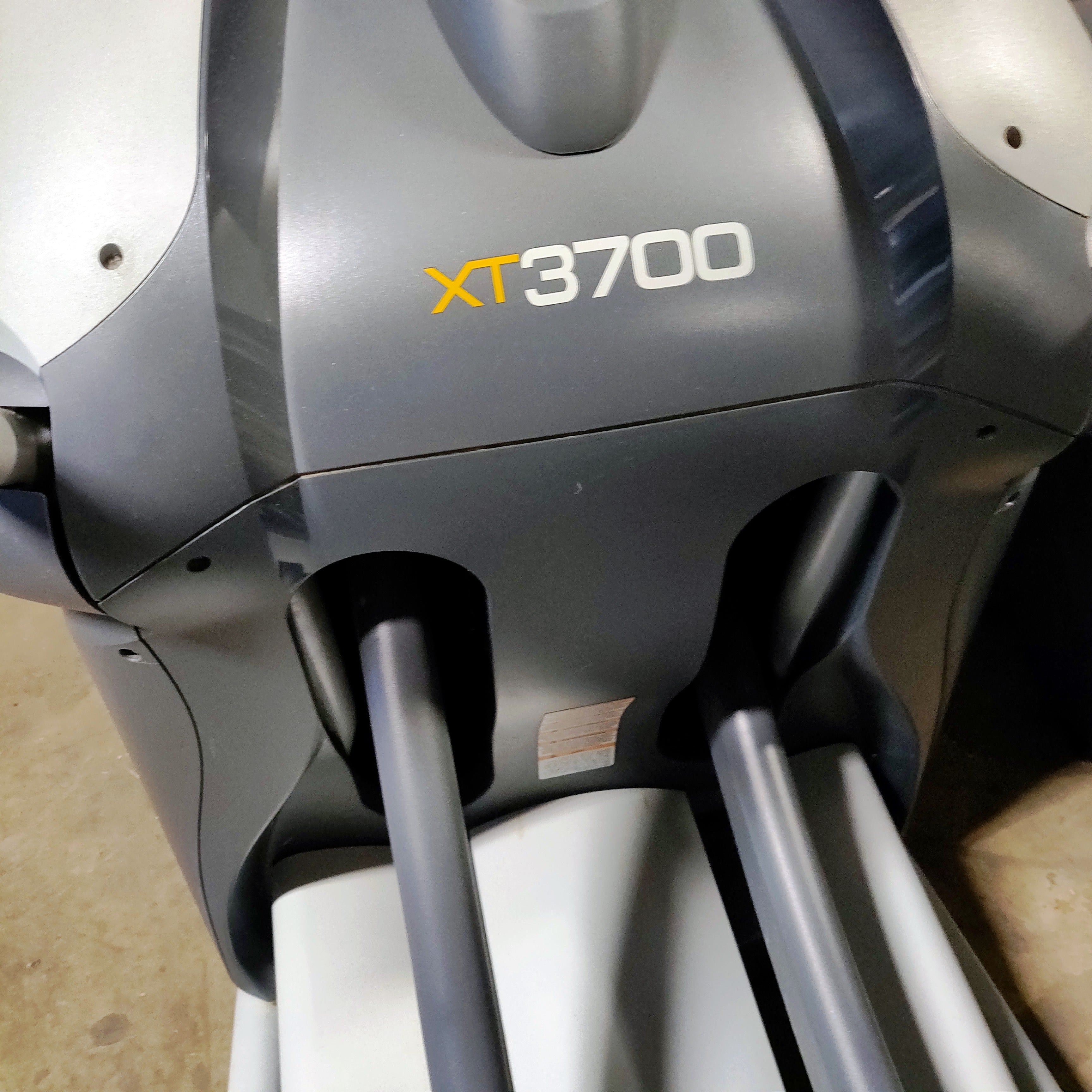 Octane XT3700 Elliptical w/Smart Console