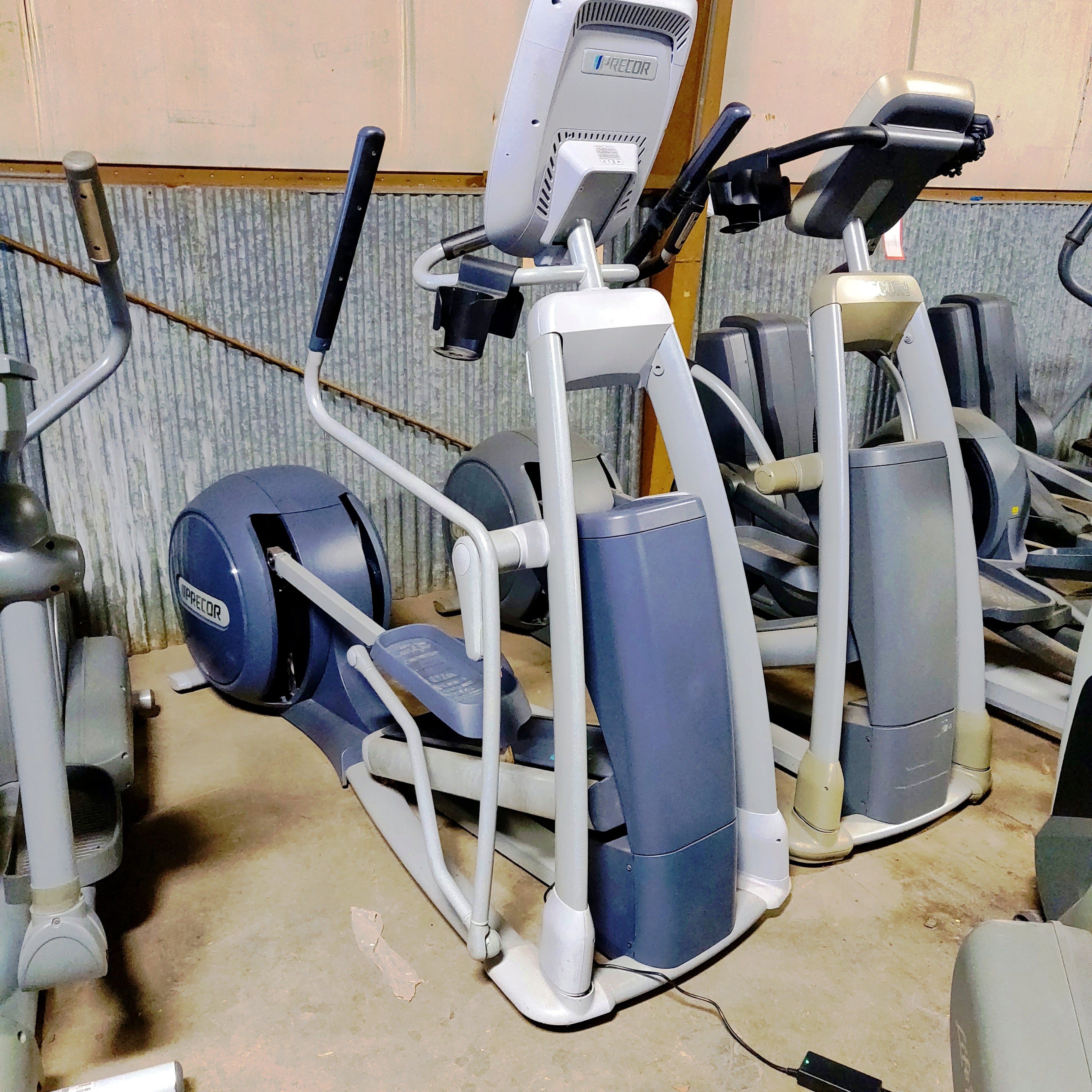 Precor EFX 885 Elliptical Crosstrainer w/ p80 Console