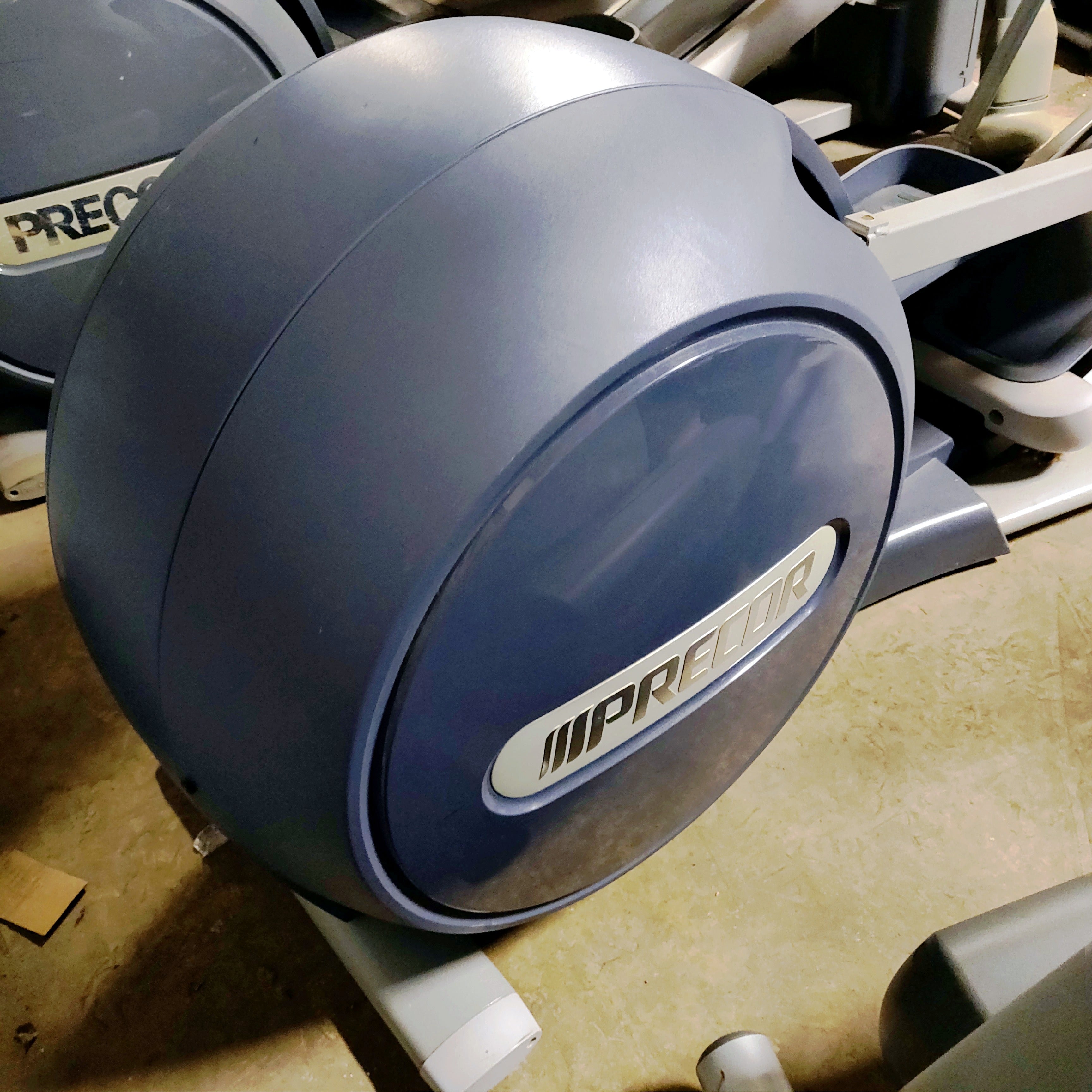 Precor EFX 885 Elliptical Crosstrainer w/ p80 Console