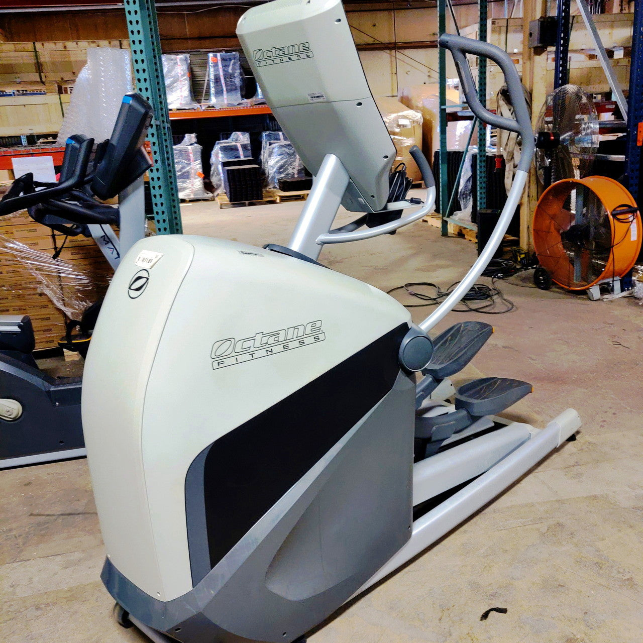 Octane Fitness XT4700 Elliptical w/Smart Console