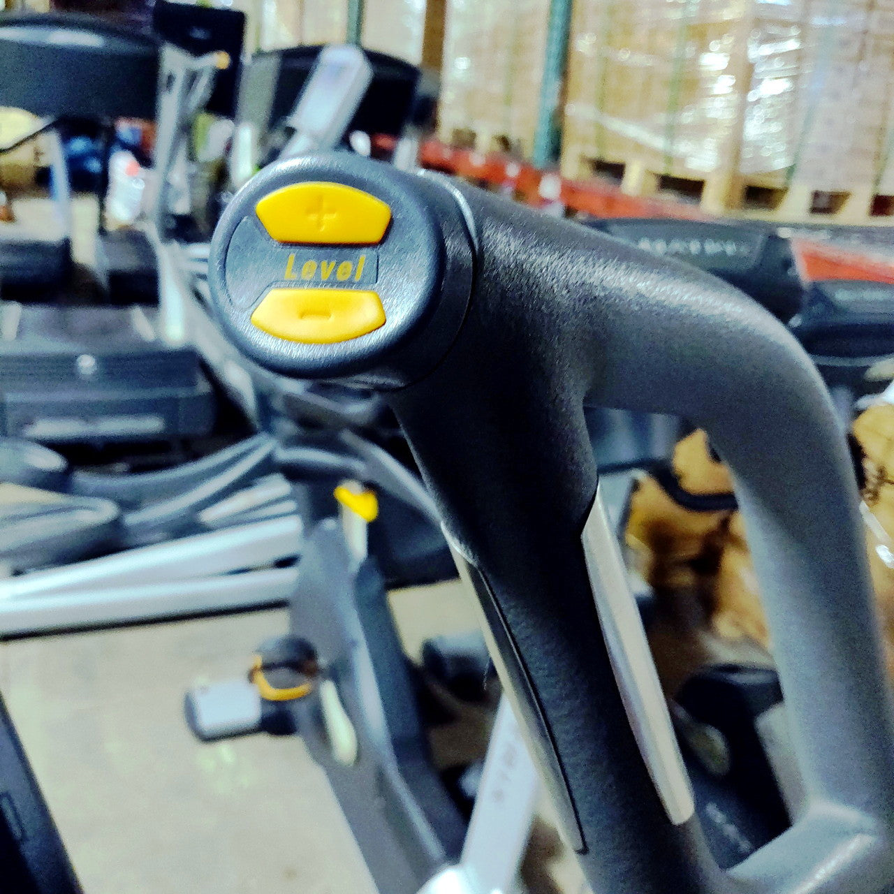 Octane Fitness XT4700 Elliptical w/Smart Console