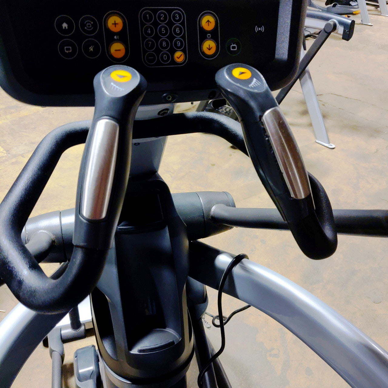 Matrix E5x Suspension Elliptical