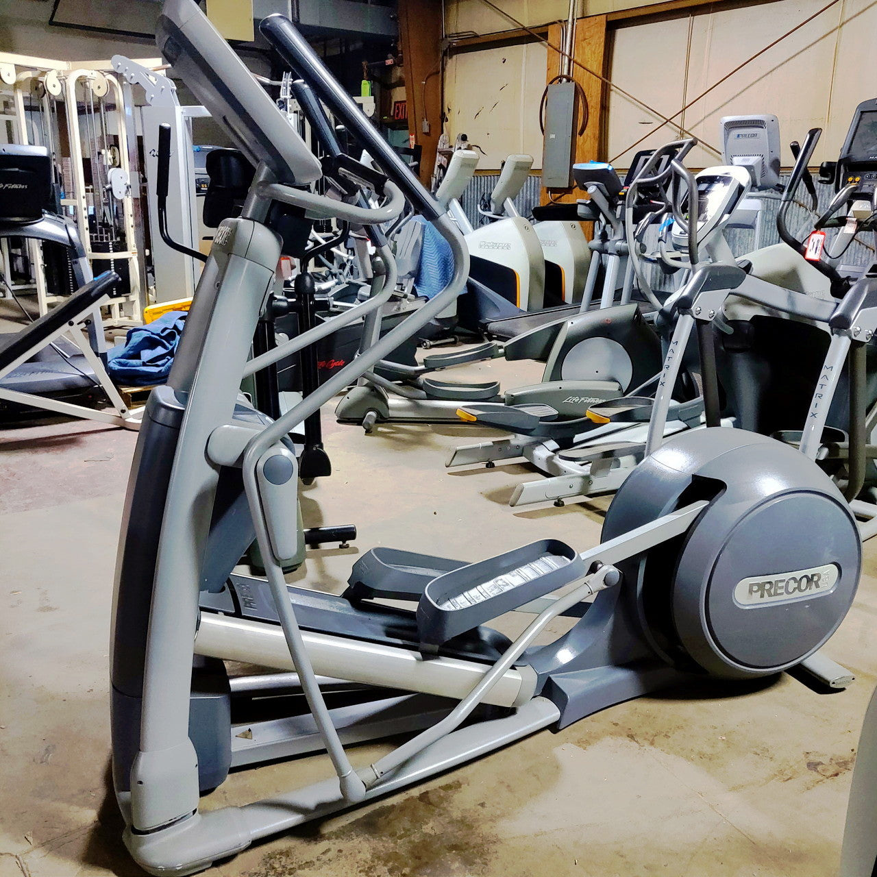Precor EFX 556i Elliptical Cross-Trainer