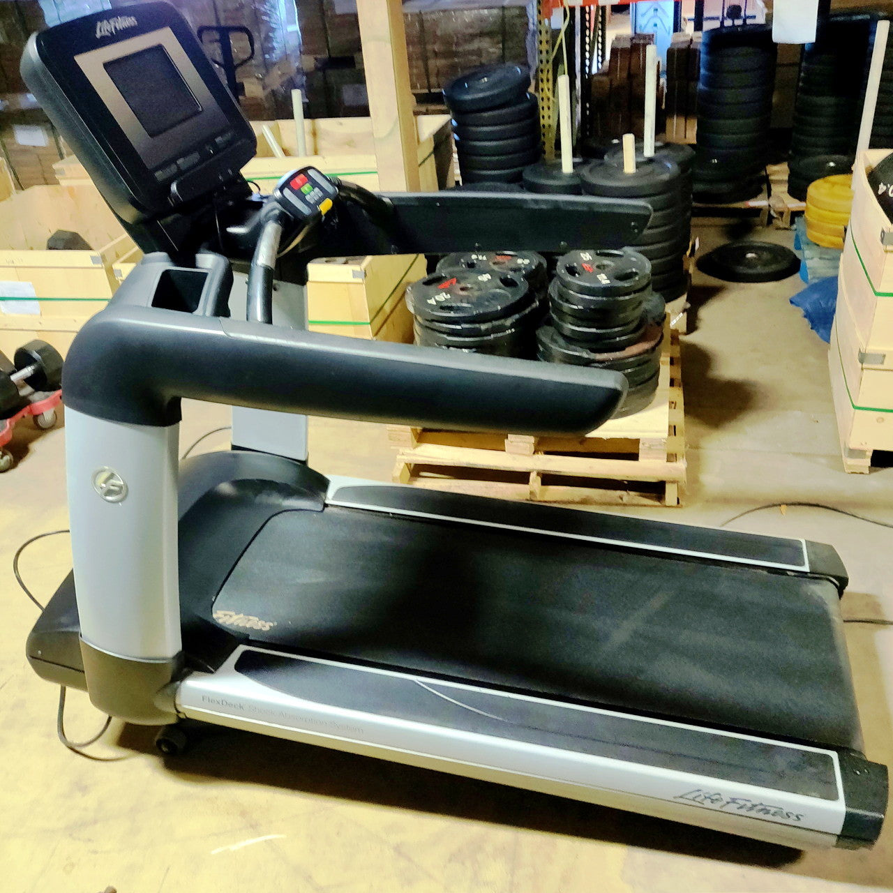 Life Fitness Discover SI 95T Elevation Treadmill