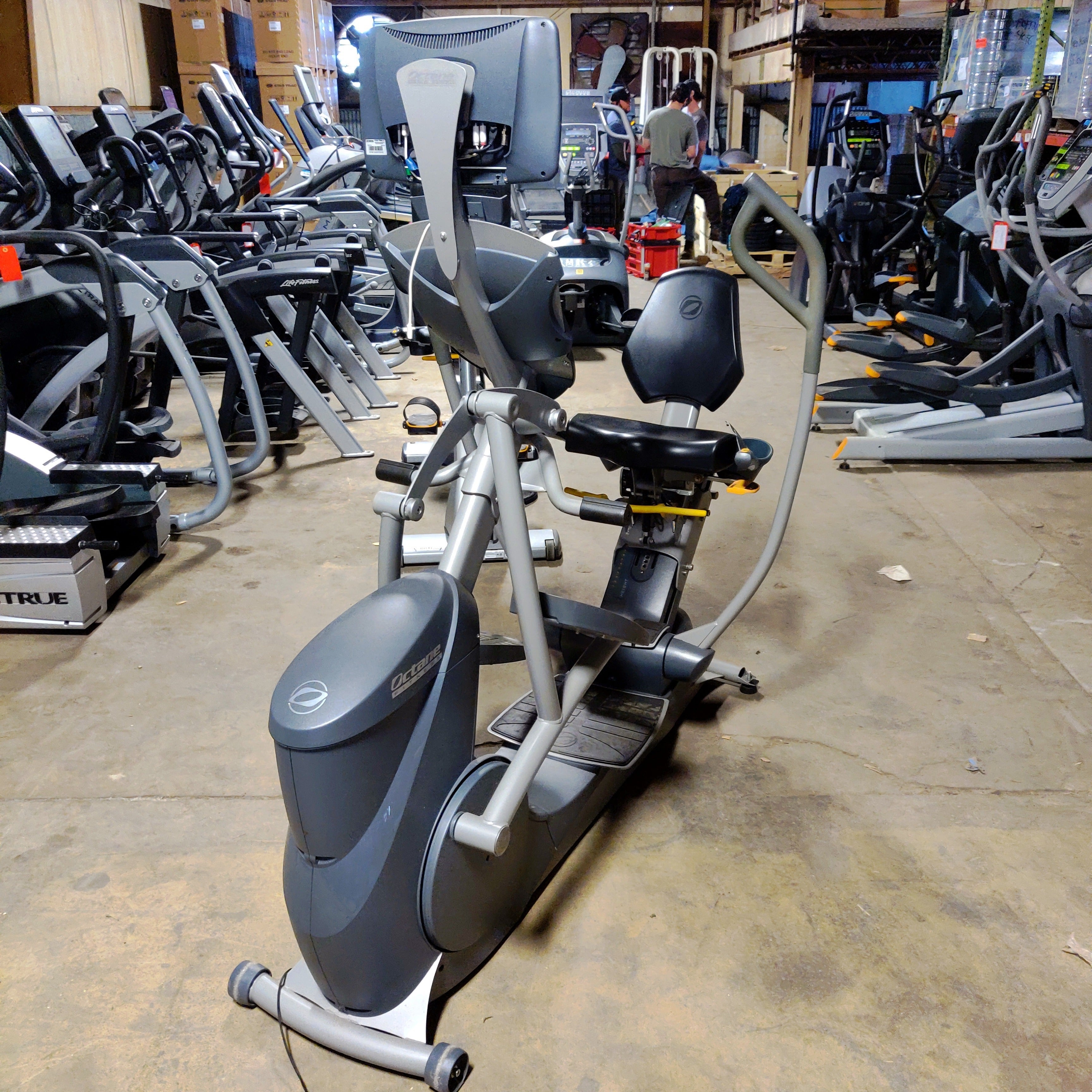 Octane Fitness XR6000 Seated Elliptical