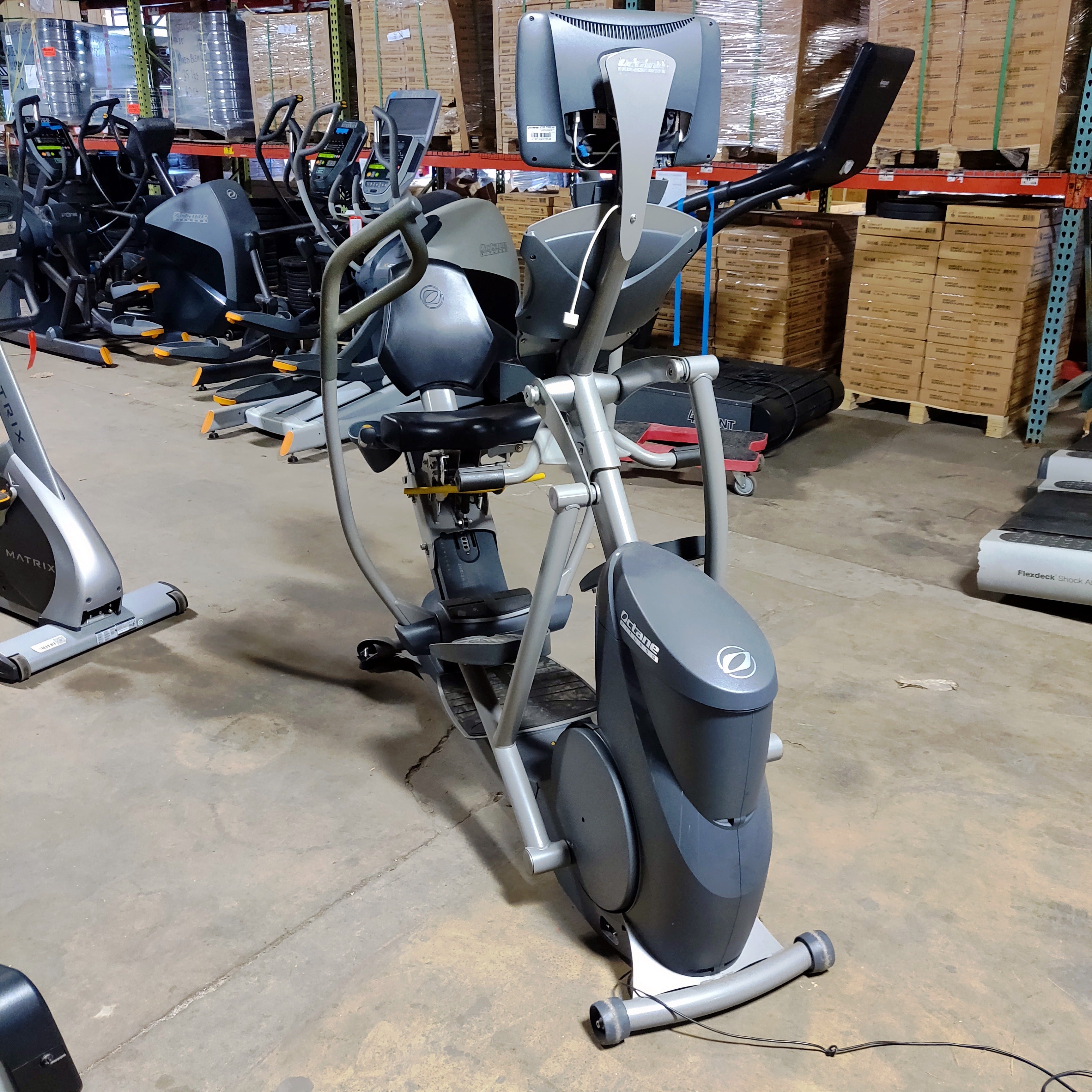 Octane Fitness XR6000 Seated Elliptical