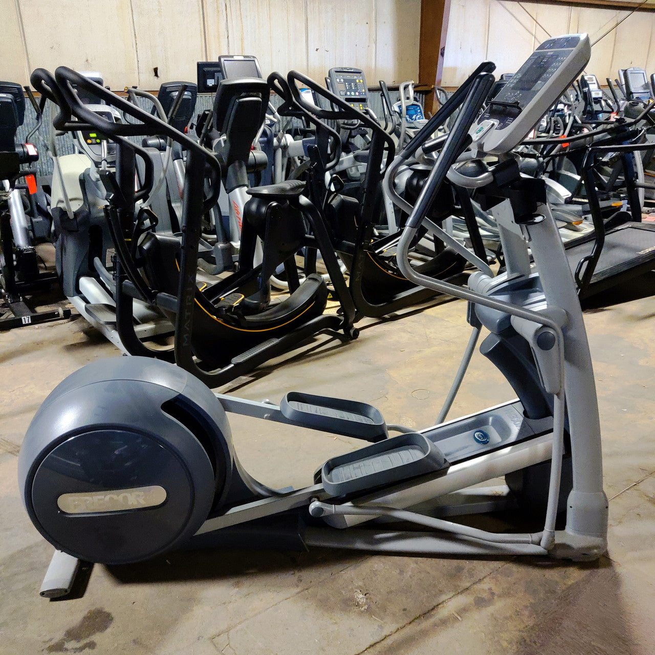 REFURBISHED Precor EFX 576i Experience Series Elliptical