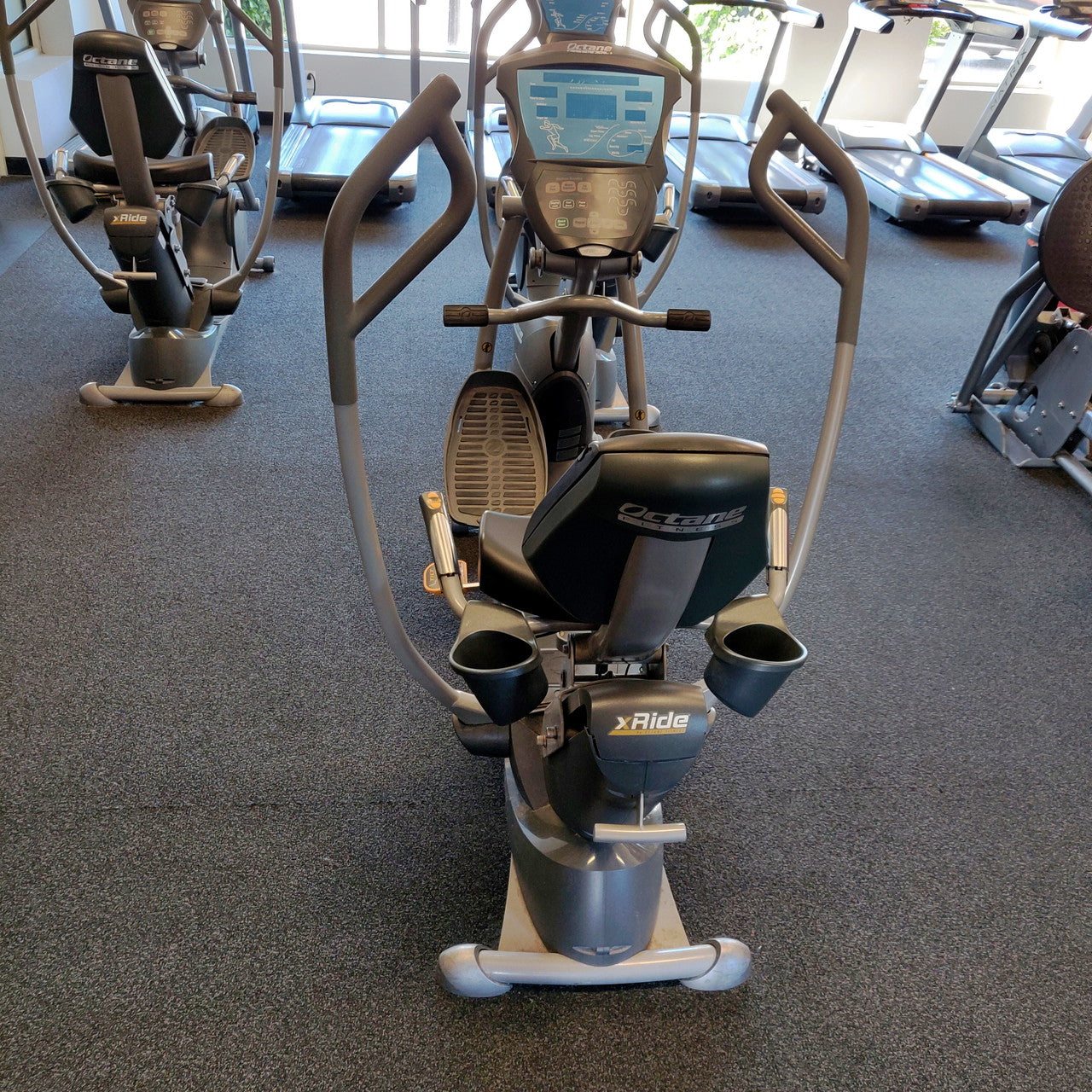 Octane Fitness XR6000 Seated Elliptical