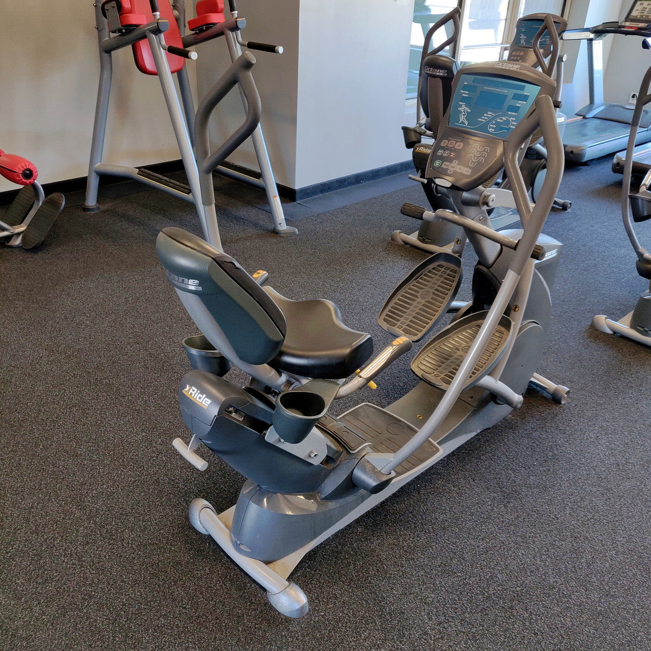 Octane Fitness XR6000 Seated Elliptical