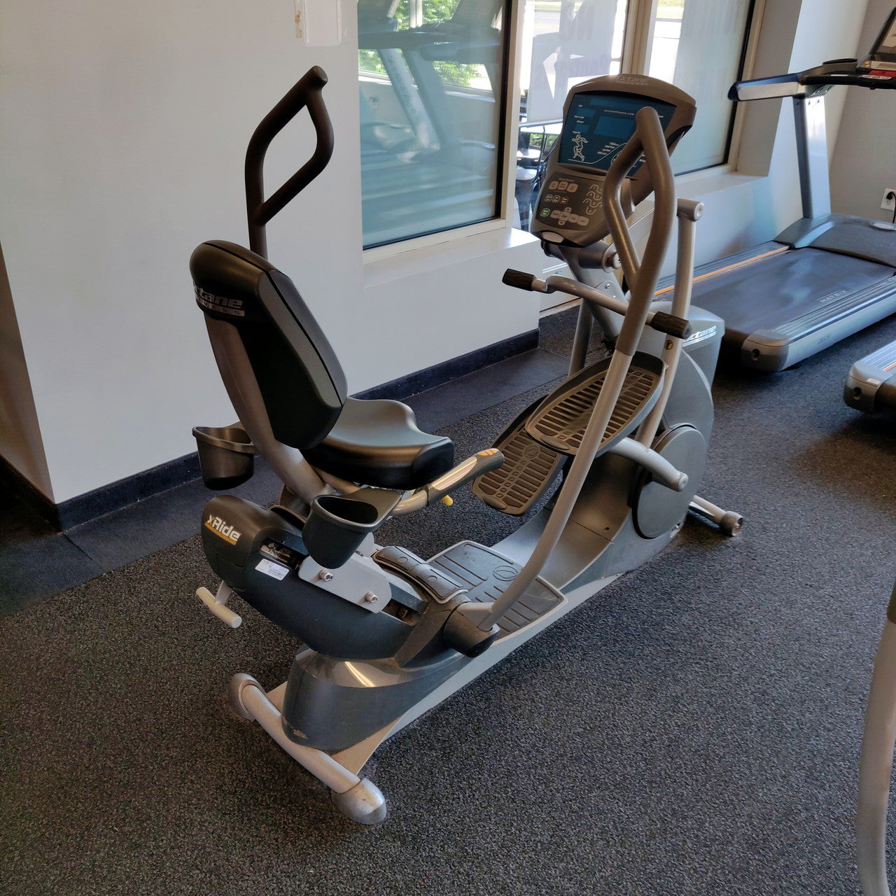 Octane Fitness XR6000 Seated Elliptical