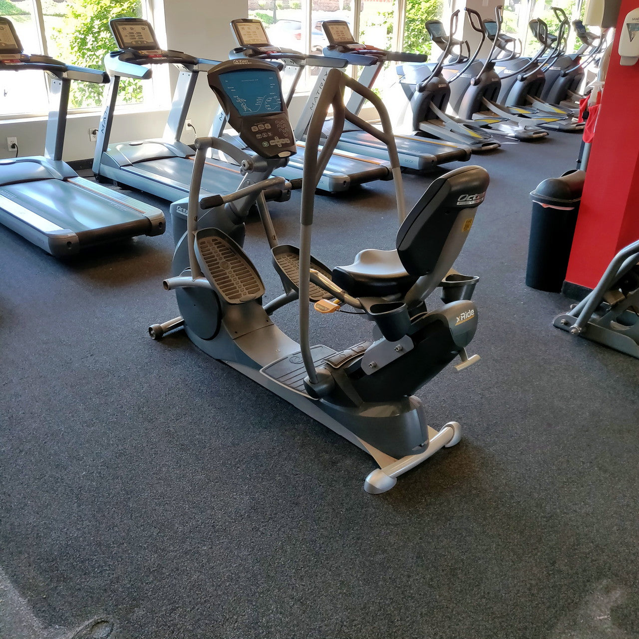 Octane Fitness XR6000 Seated Elliptical