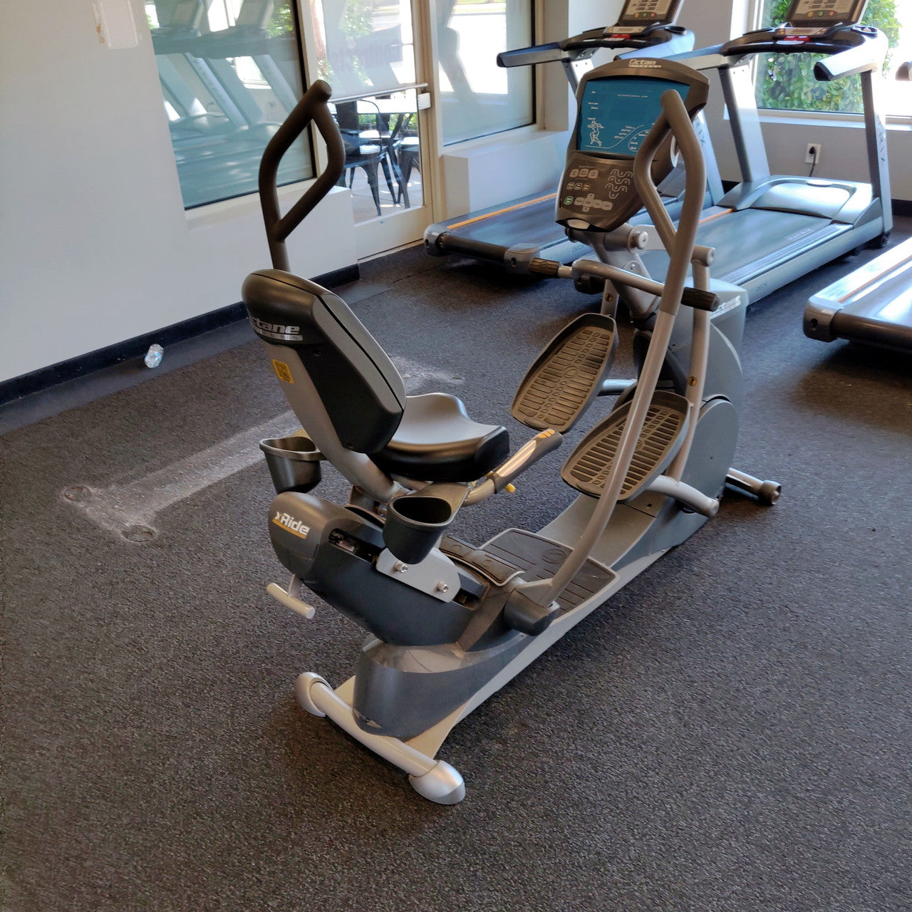 Octane Fitness XR6000 Seated Elliptical