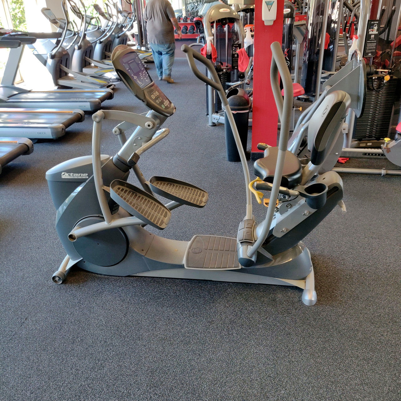 Octane Fitness XR6000 Seated Elliptical