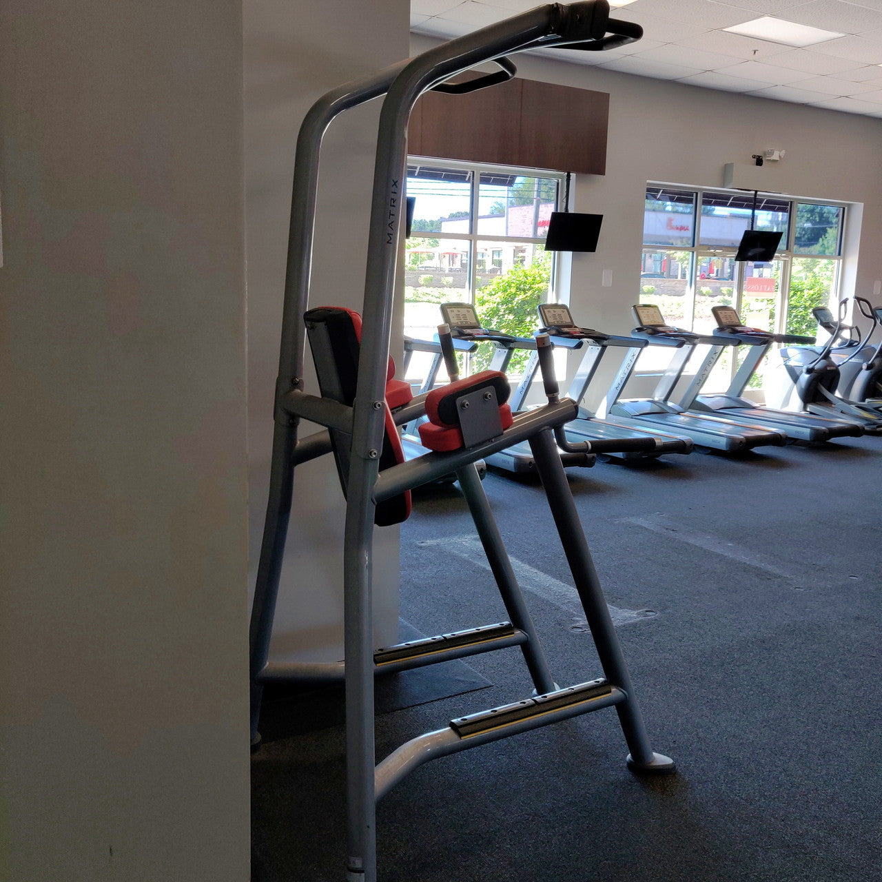 Matrix Magnum Vertical Knee Raise (VKR) w/Chin