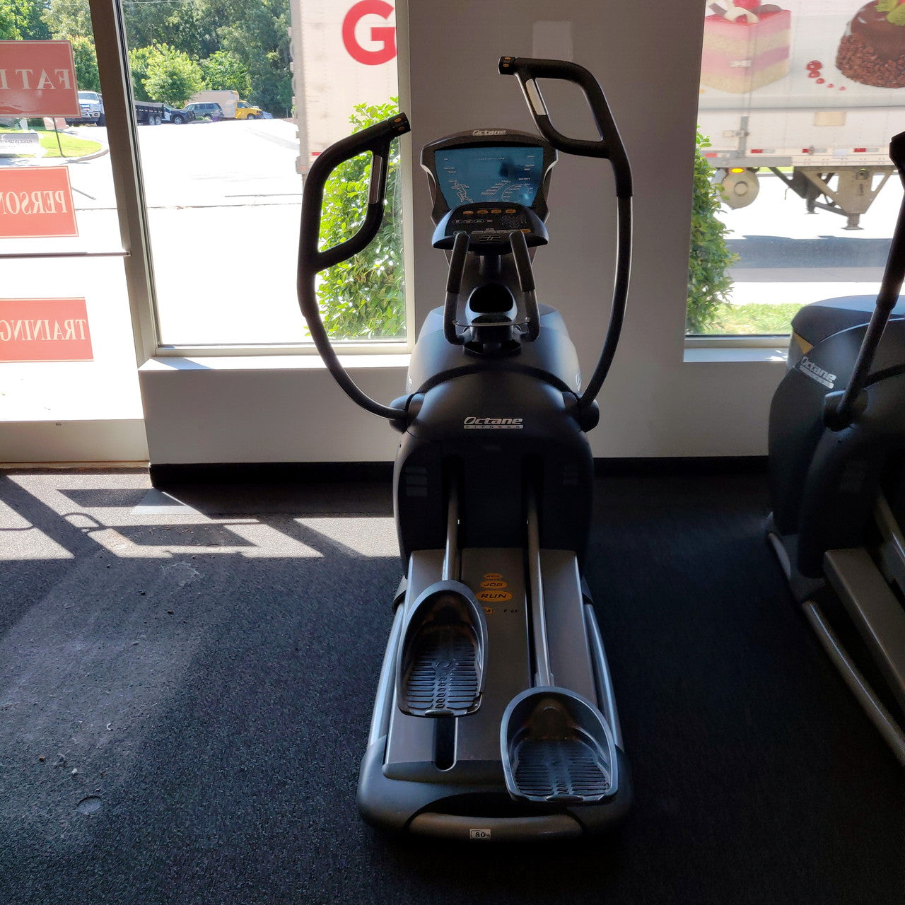 Octane Fitness Pro 4700 Elliptical