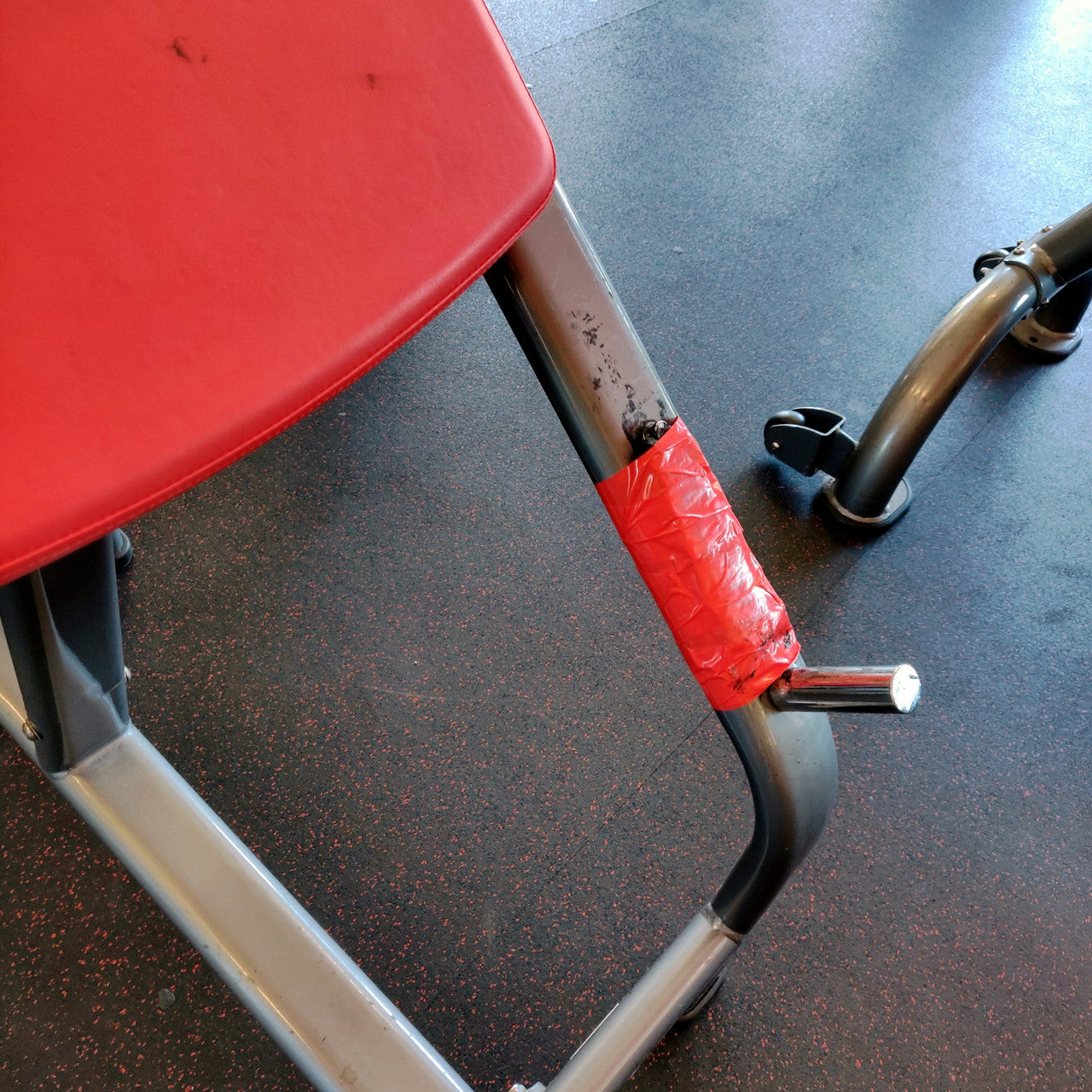 Matrix Seated Preacher Arm Curl Bench