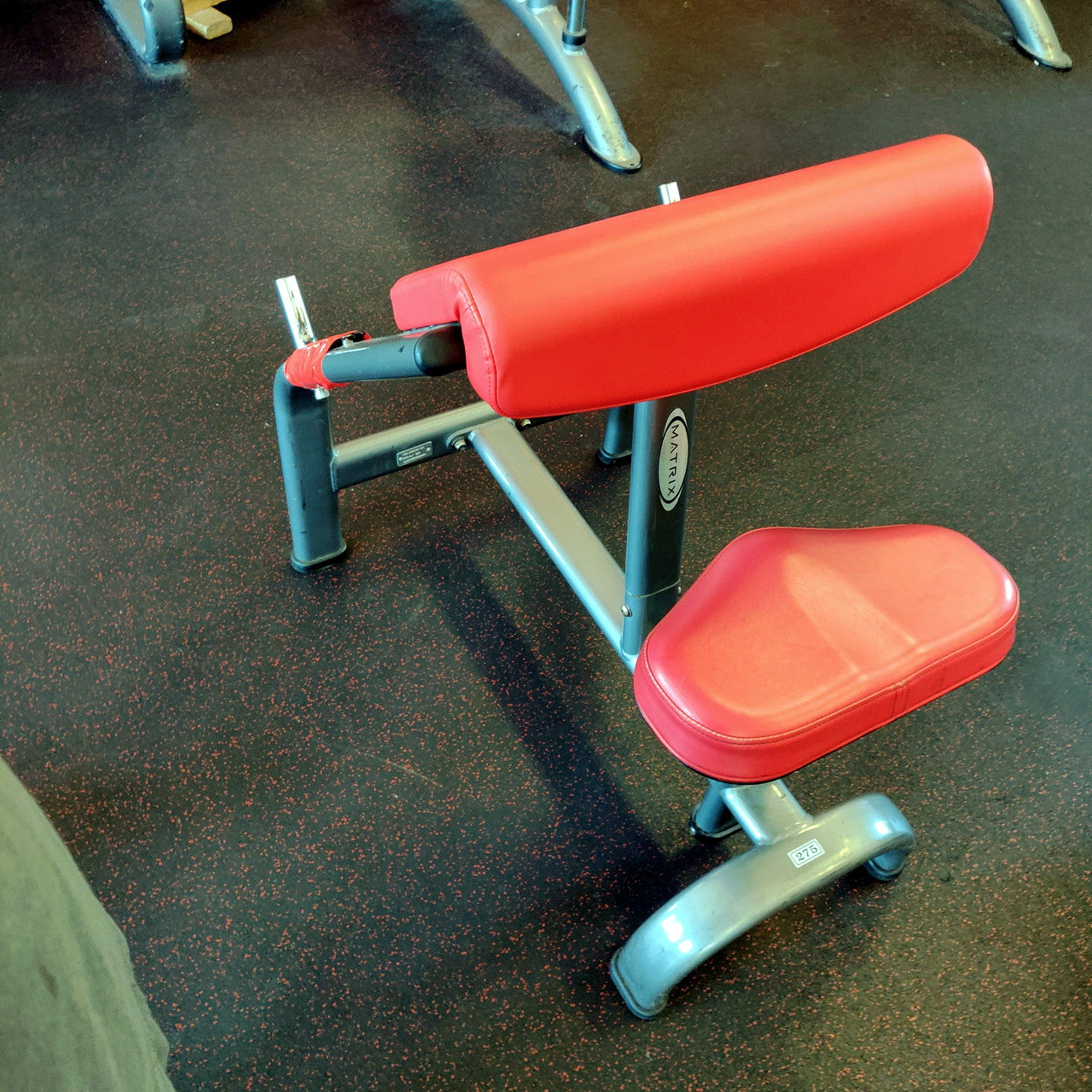 Matrix Seated Preacher Arm Curl Bench