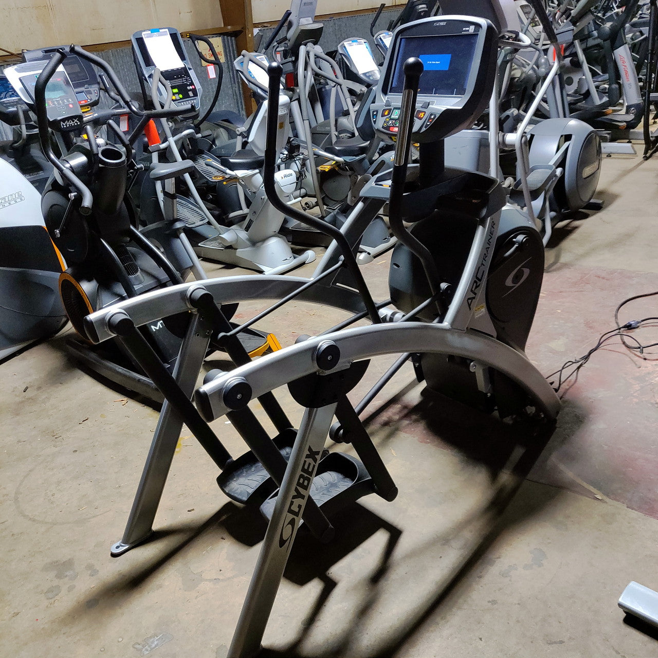 Cybex 525AT Arc Trainer with E3 Console