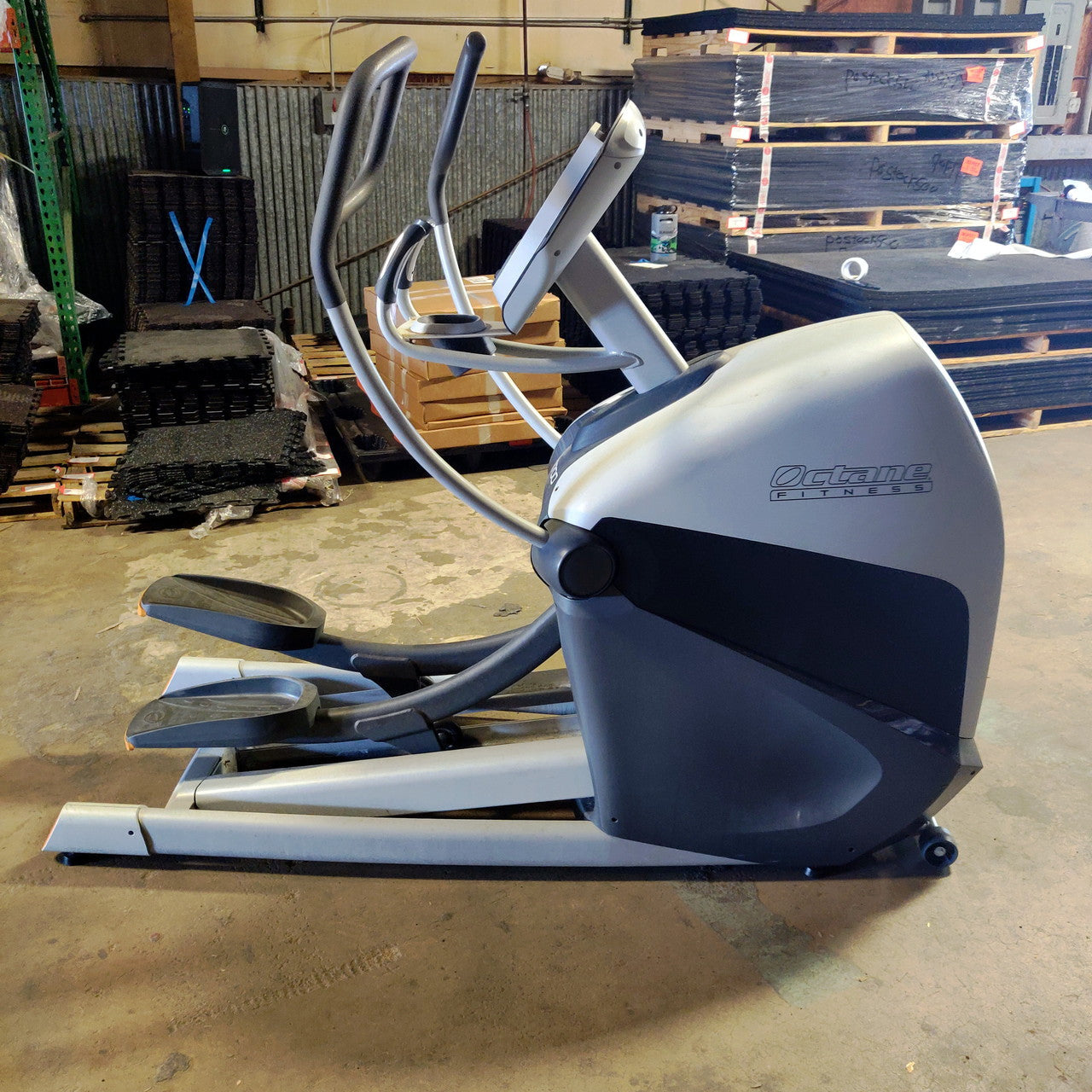 Octane XT3700 Elliptical