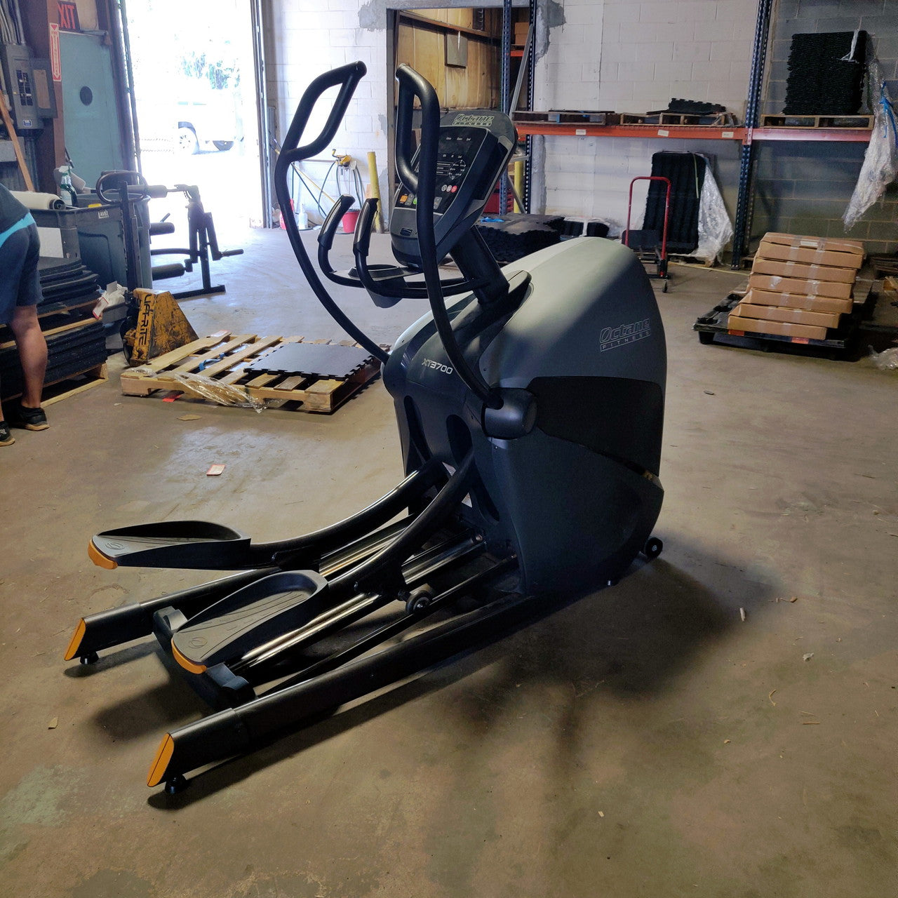 Octane XT3700 Elliptical