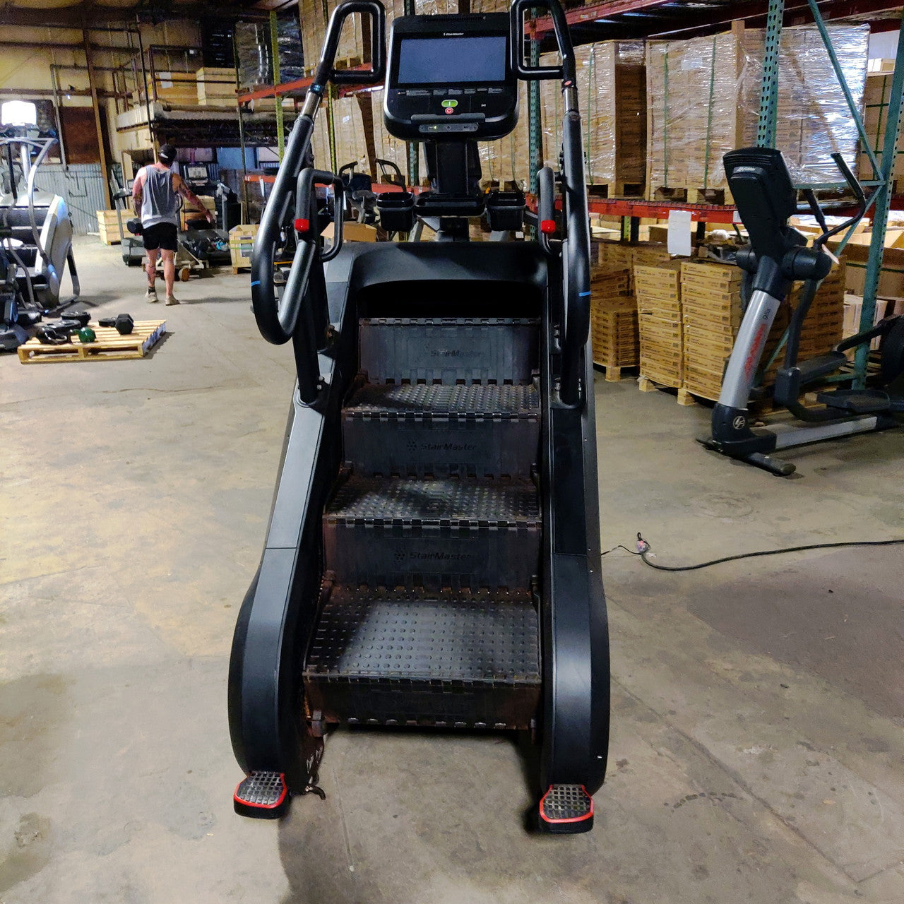 Stairmaster 10 Series 10G Gauntlet w/16" Embedded Display