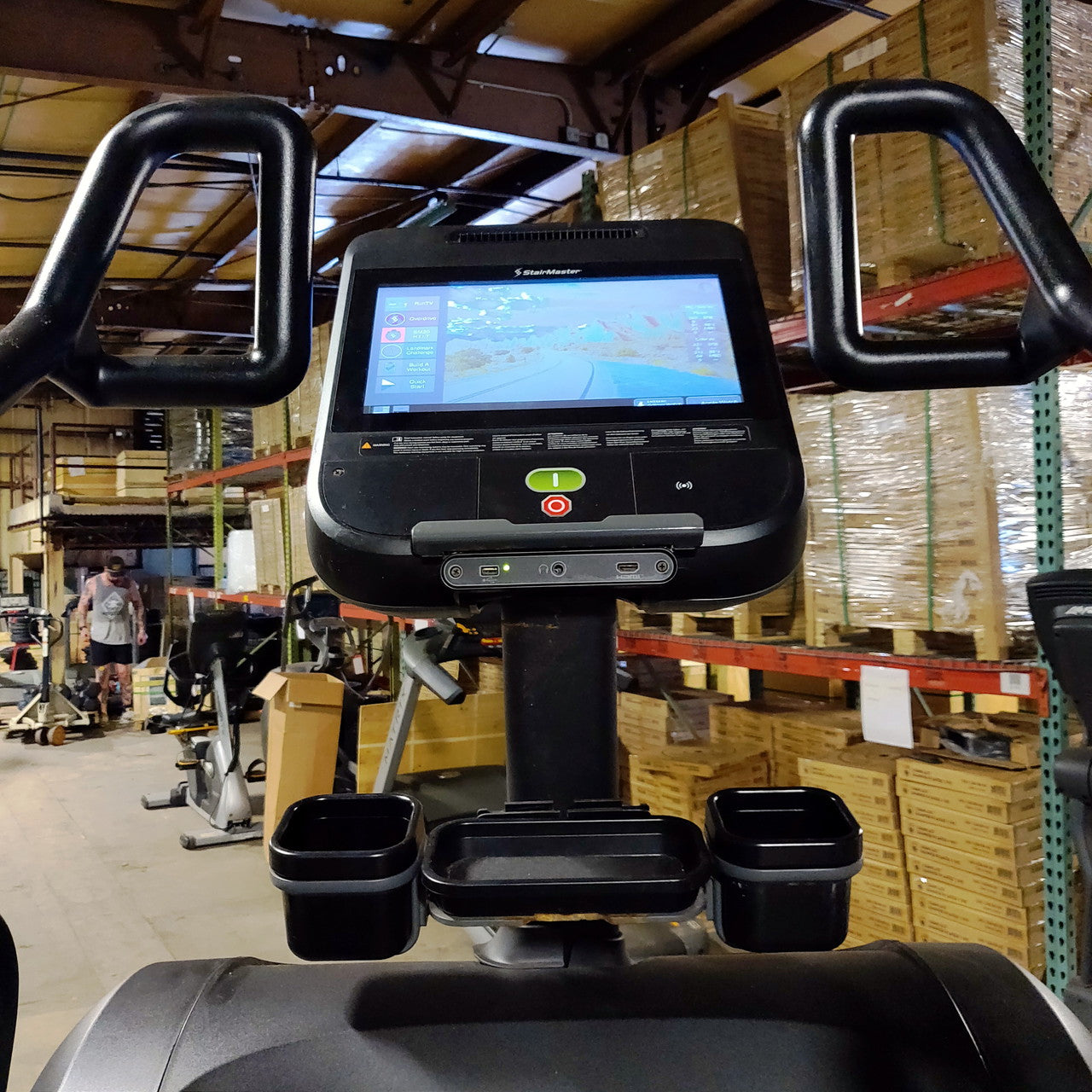 Stairmaster 10 Series 10G Gauntlet w/16" Embedded Display