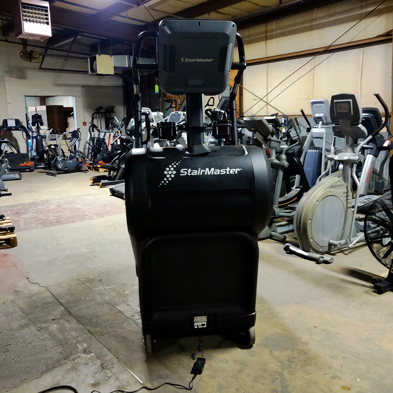 Stairmaster 10 Series 10G Gauntlet w/16" Embedded Display