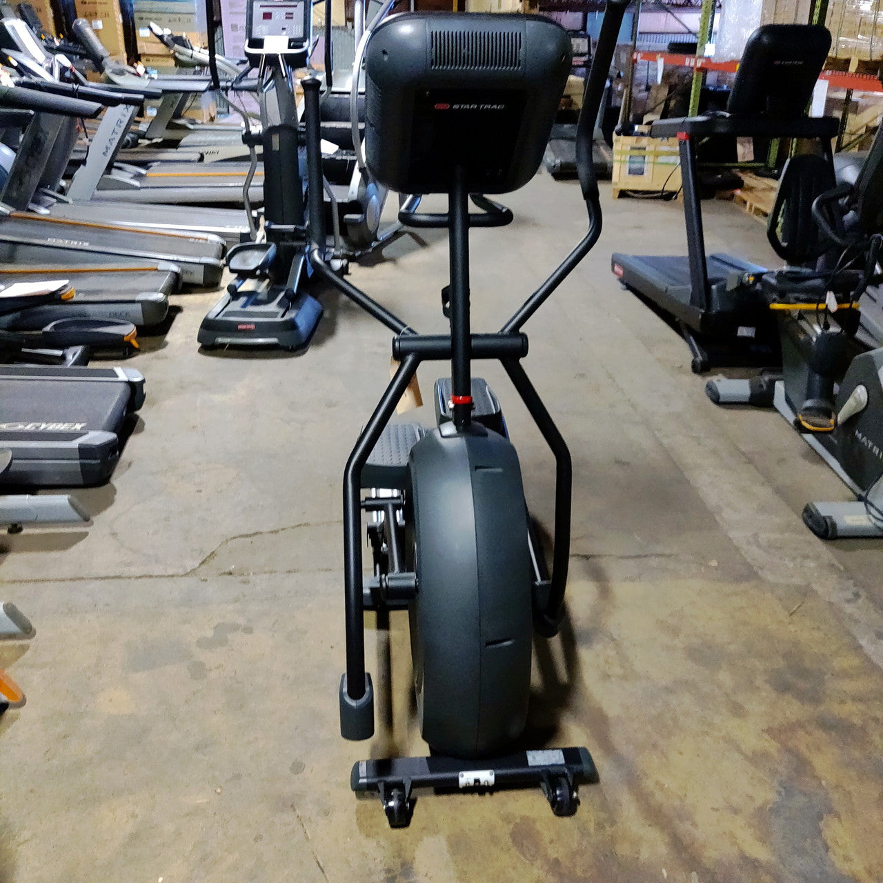 Star Trac 4CT Cross Trainer Elliptical with LCD Console