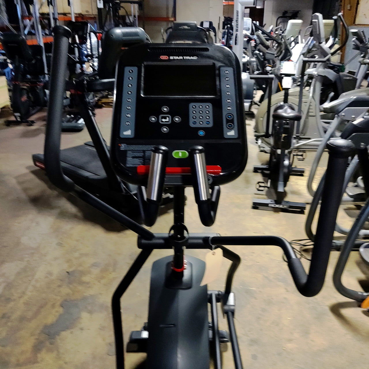 Star Trac 4CT Cross Trainer Elliptical with LCD Console