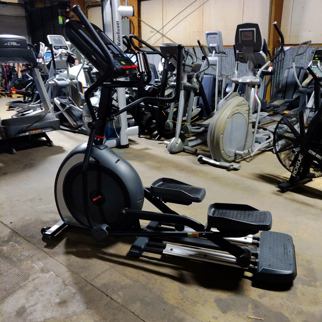 Star Trac 4CT Cross Trainer Elliptical with LCD Console