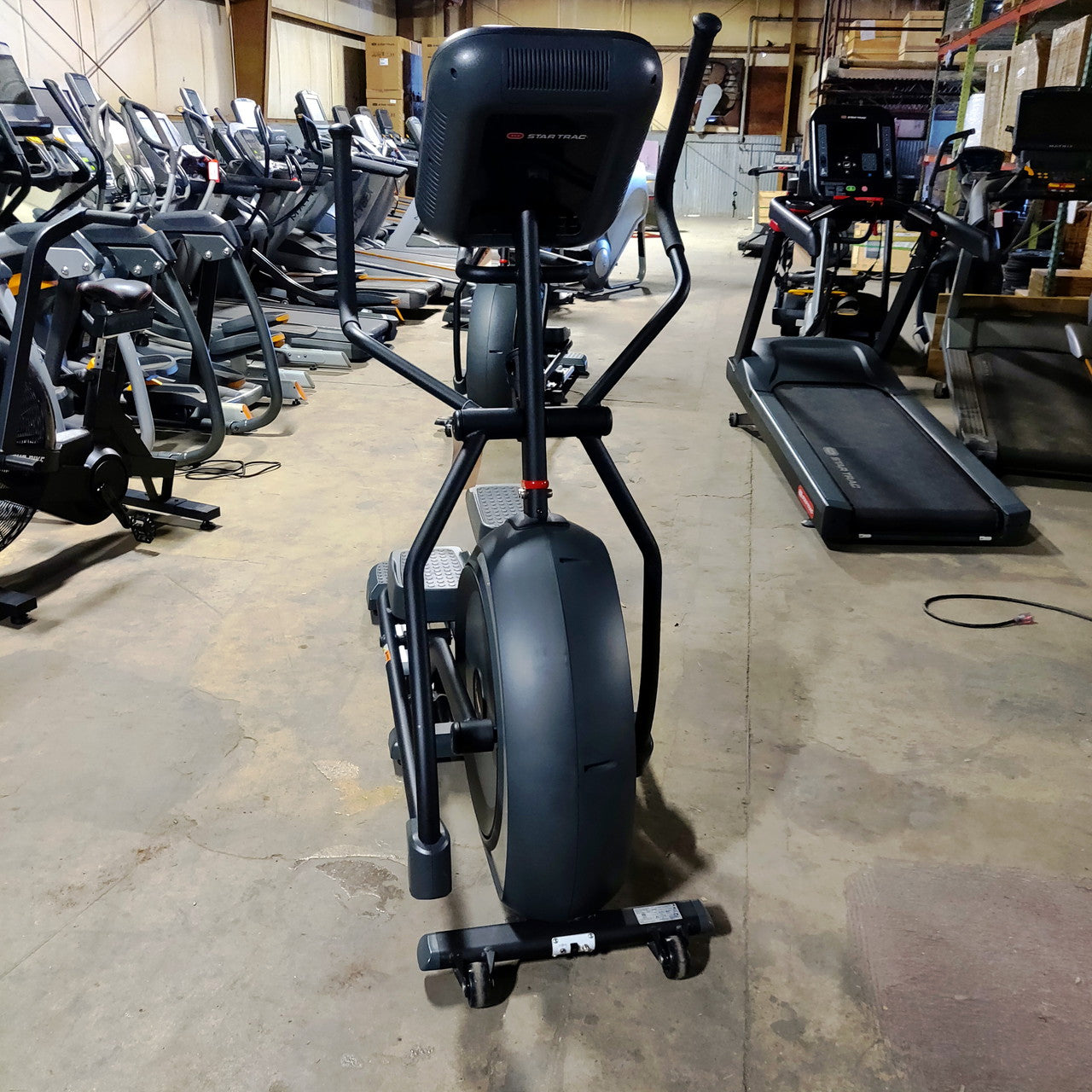 Star Trac 4CT Cross Trainer Elliptical with LCD Console