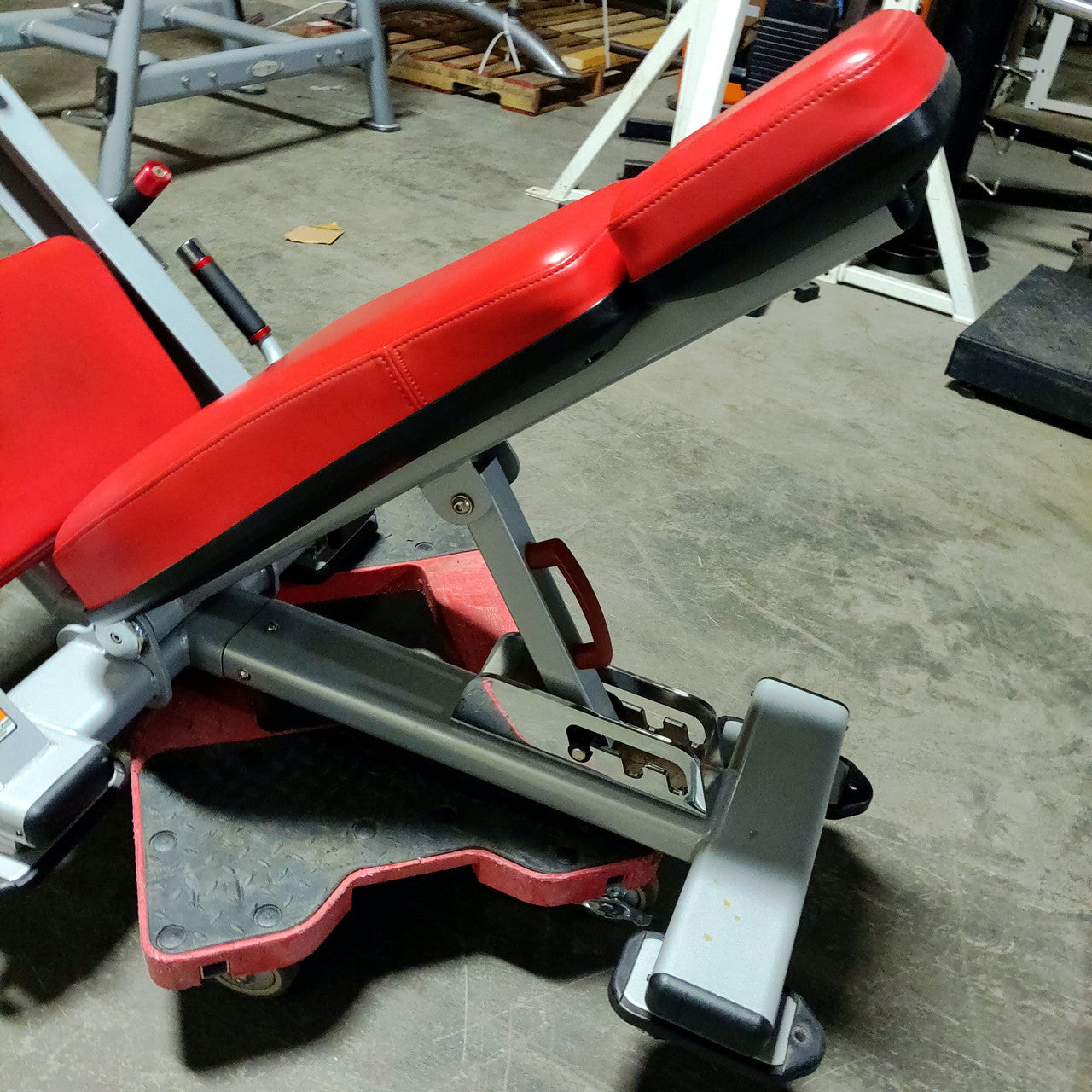 Star Trac Angled Linear Leg Press