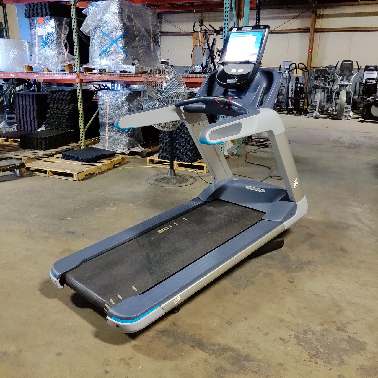 Precor TRM 885 Treadmill w/P82 Console