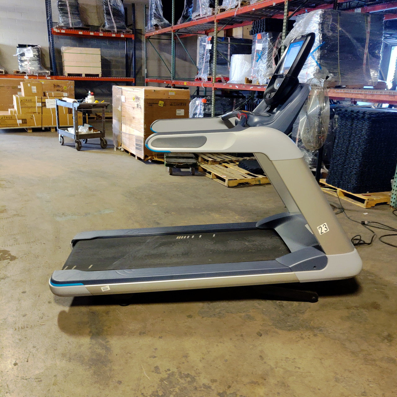 Precor TRM 885 Treadmill w/P82 Console