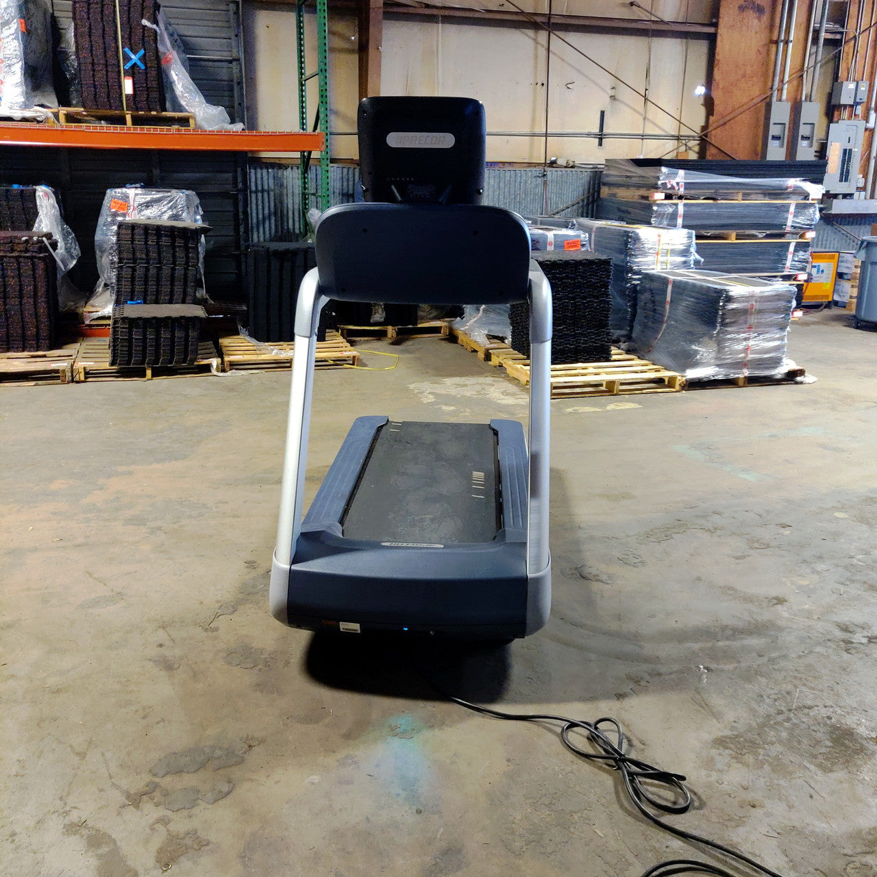 Precor TRM 885 Treadmill w/P82 Console