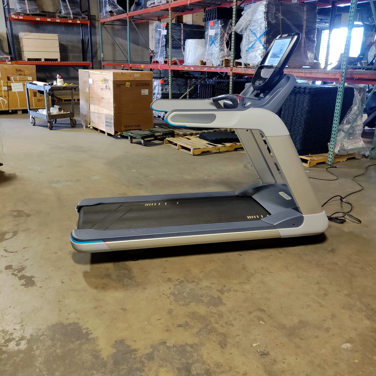 Precor TRM 885 Treadmill w/P82 Console