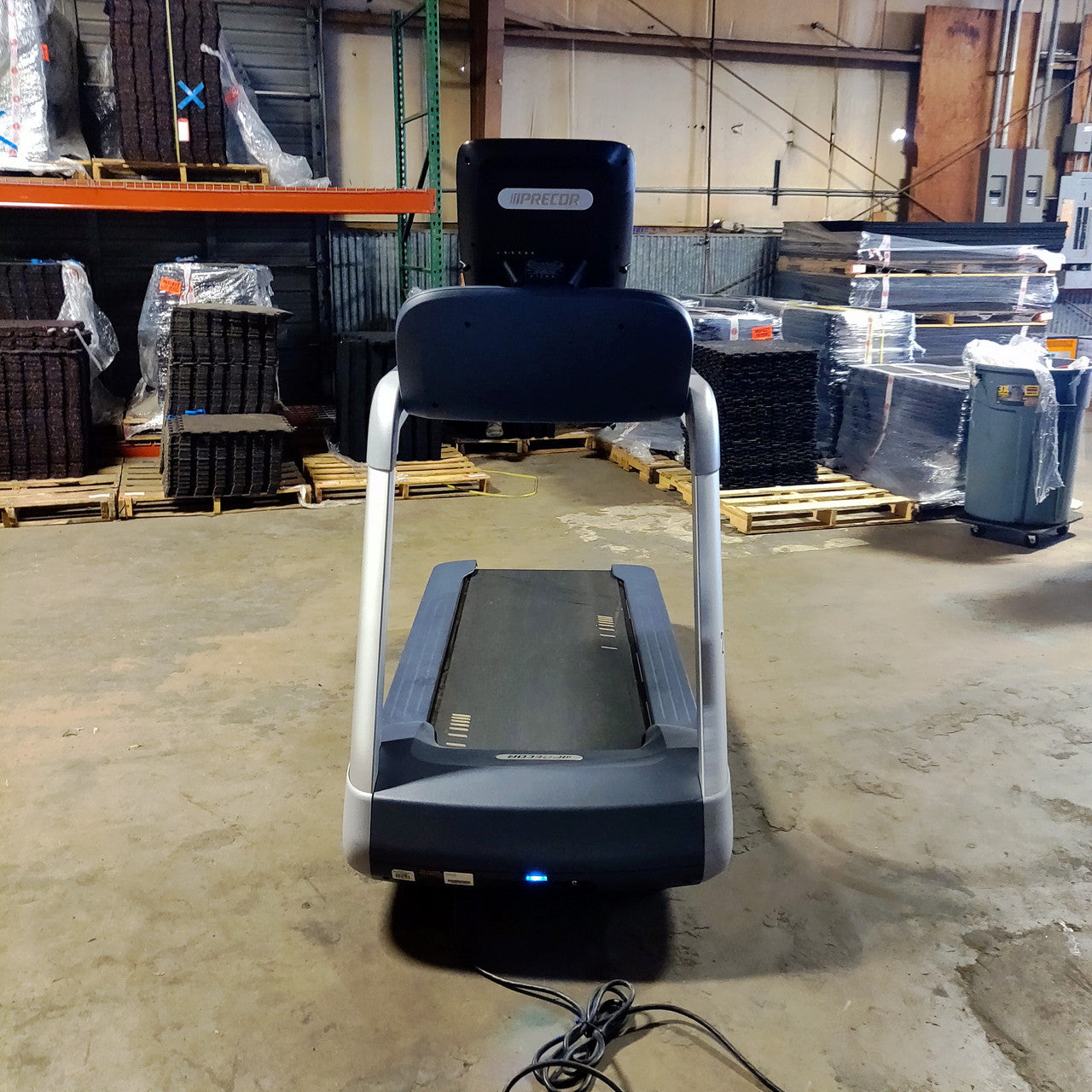 Precor TRM 885 Treadmill w/P82 Console