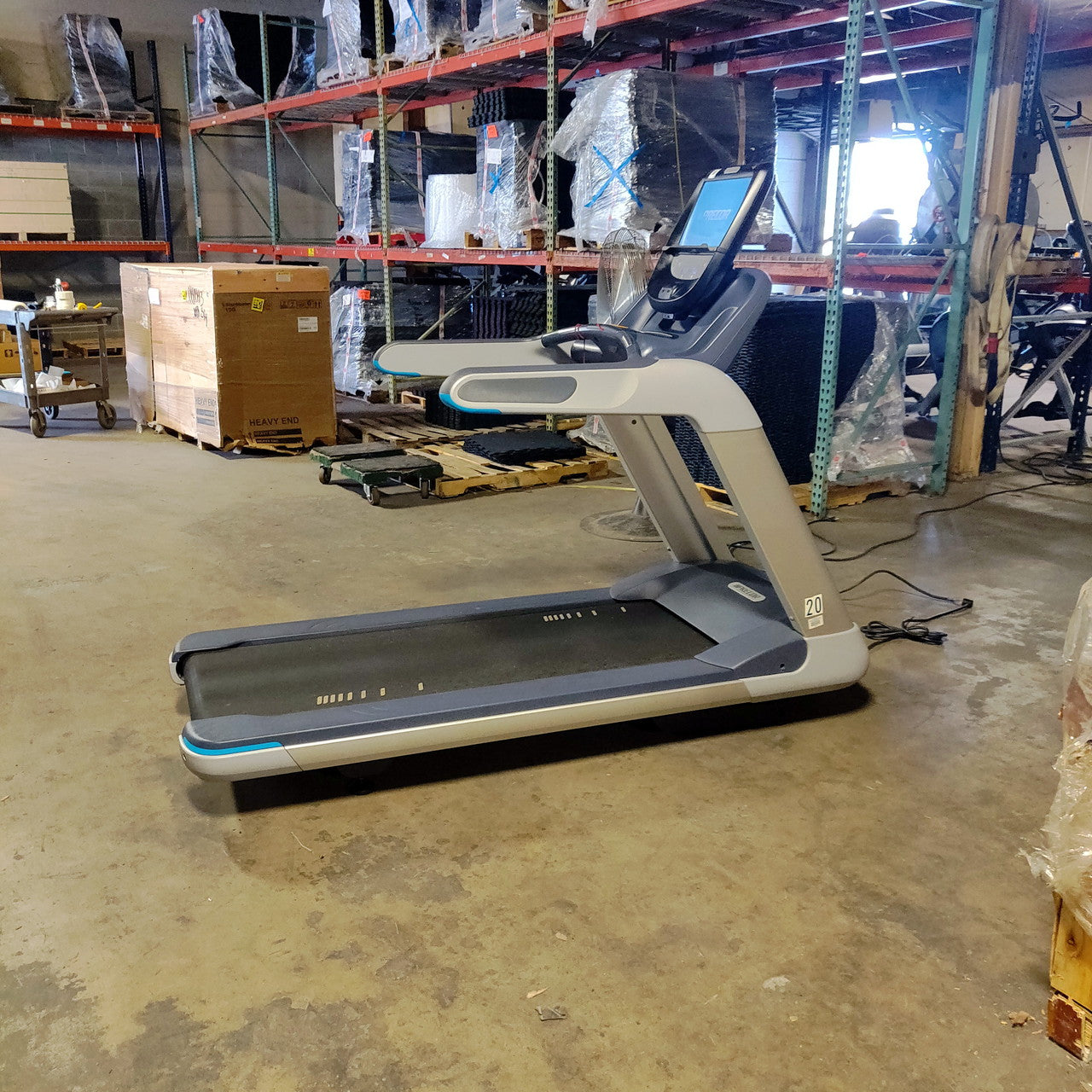 Precor TRM 885 Treadmill w/P82 Console