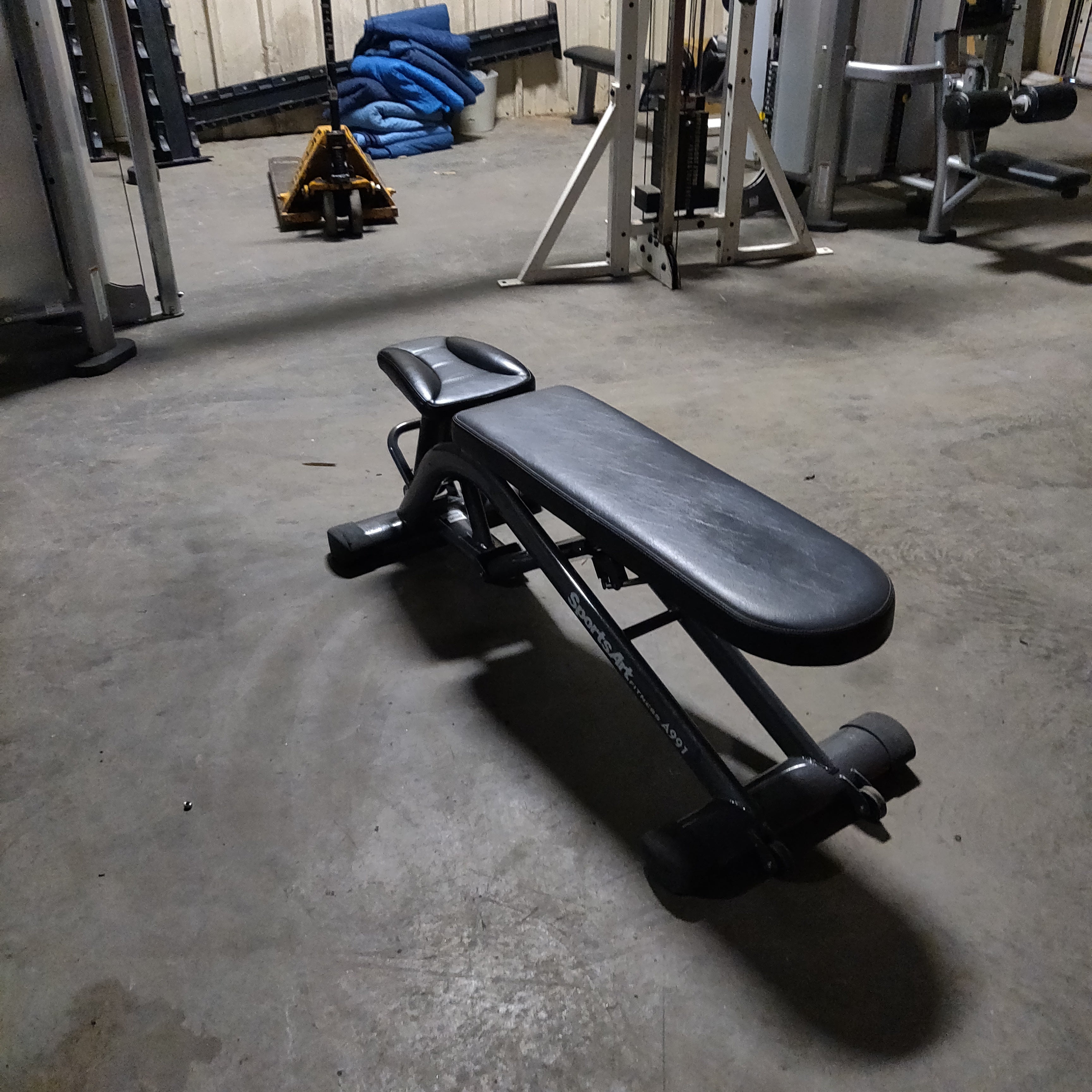 Sportsart Flat Bench with Adjustable Incline - A991