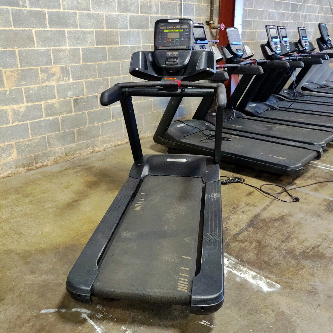 Precor TRM 835 Treadmill w/P31 Console