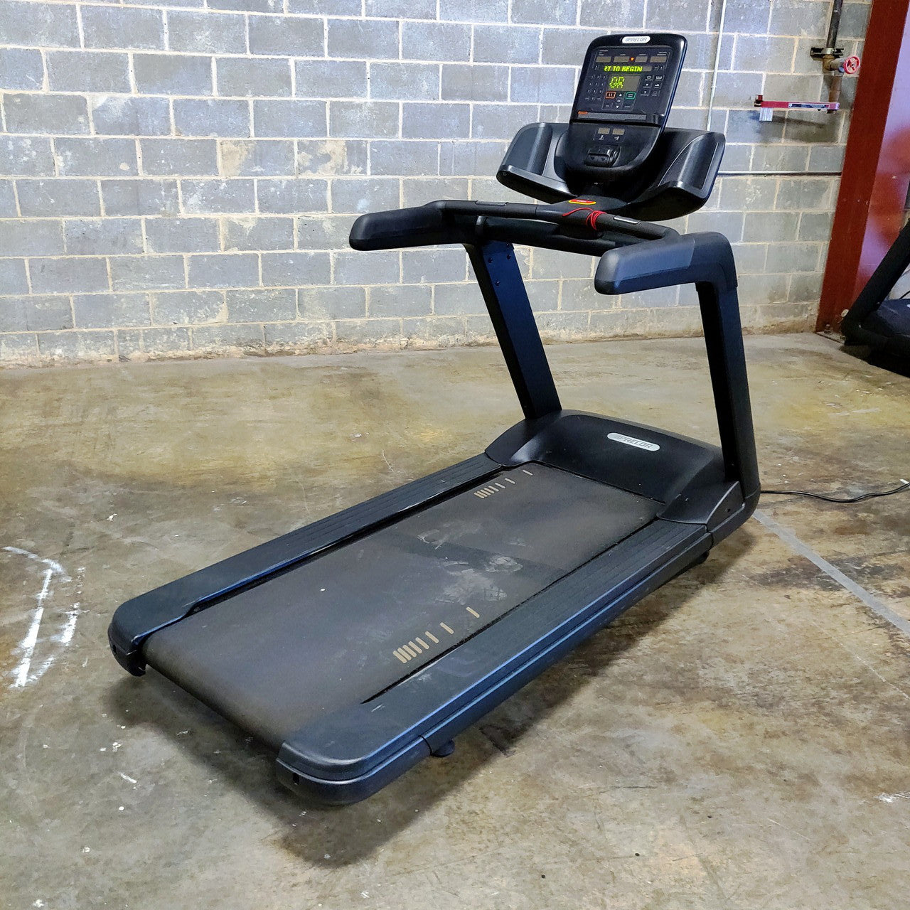 Precor TRM 835 Treadmill w/P31 Console