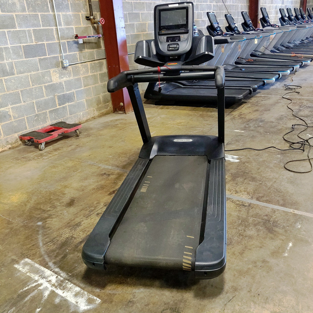 Precor TRM 865 V2 Treadmill w/p62 Console