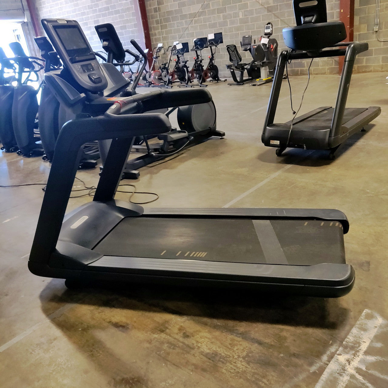 Precor TRM 865 V2 Treadmill w/p62 Console