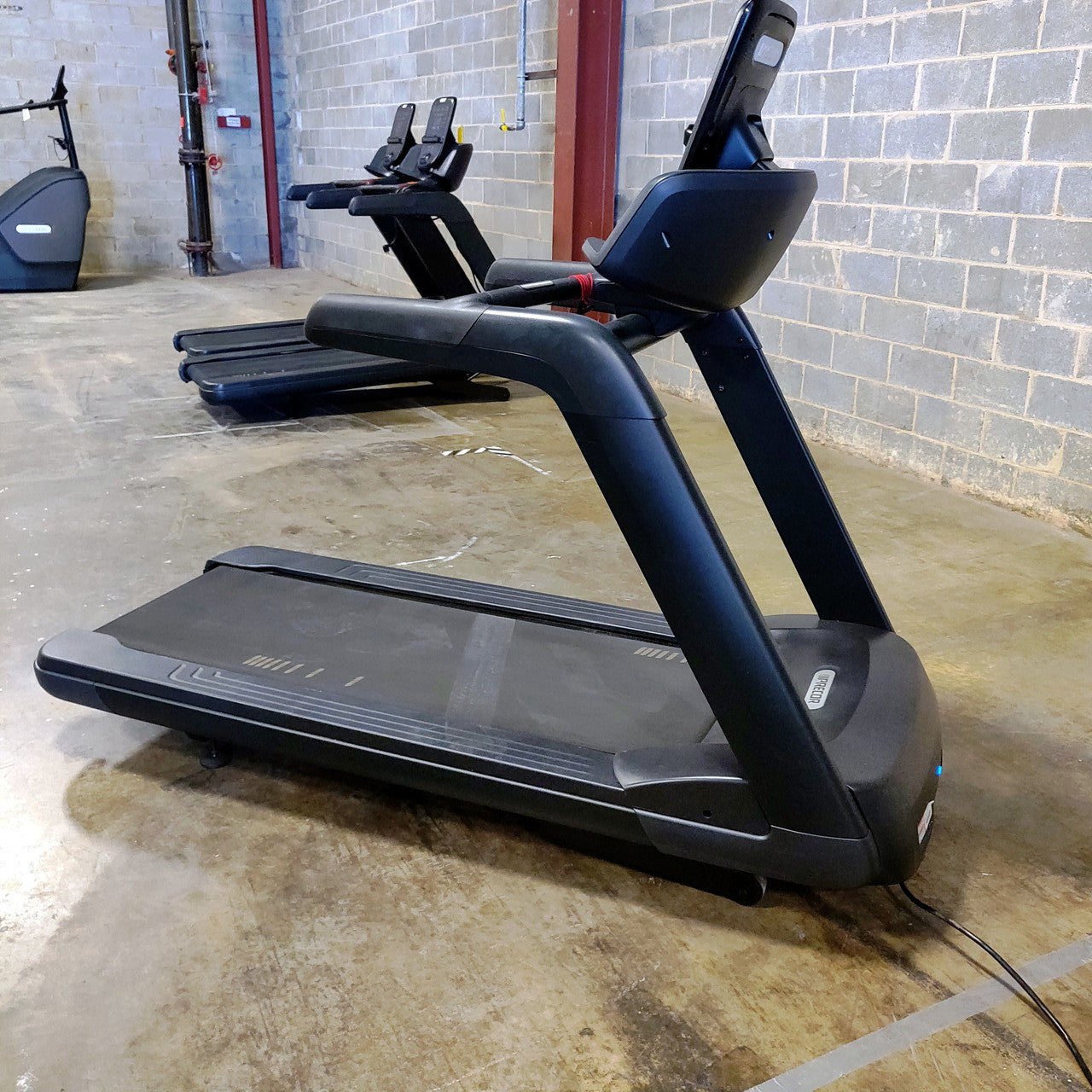 Precor TRM 865 V2 Treadmill w/p62 Console