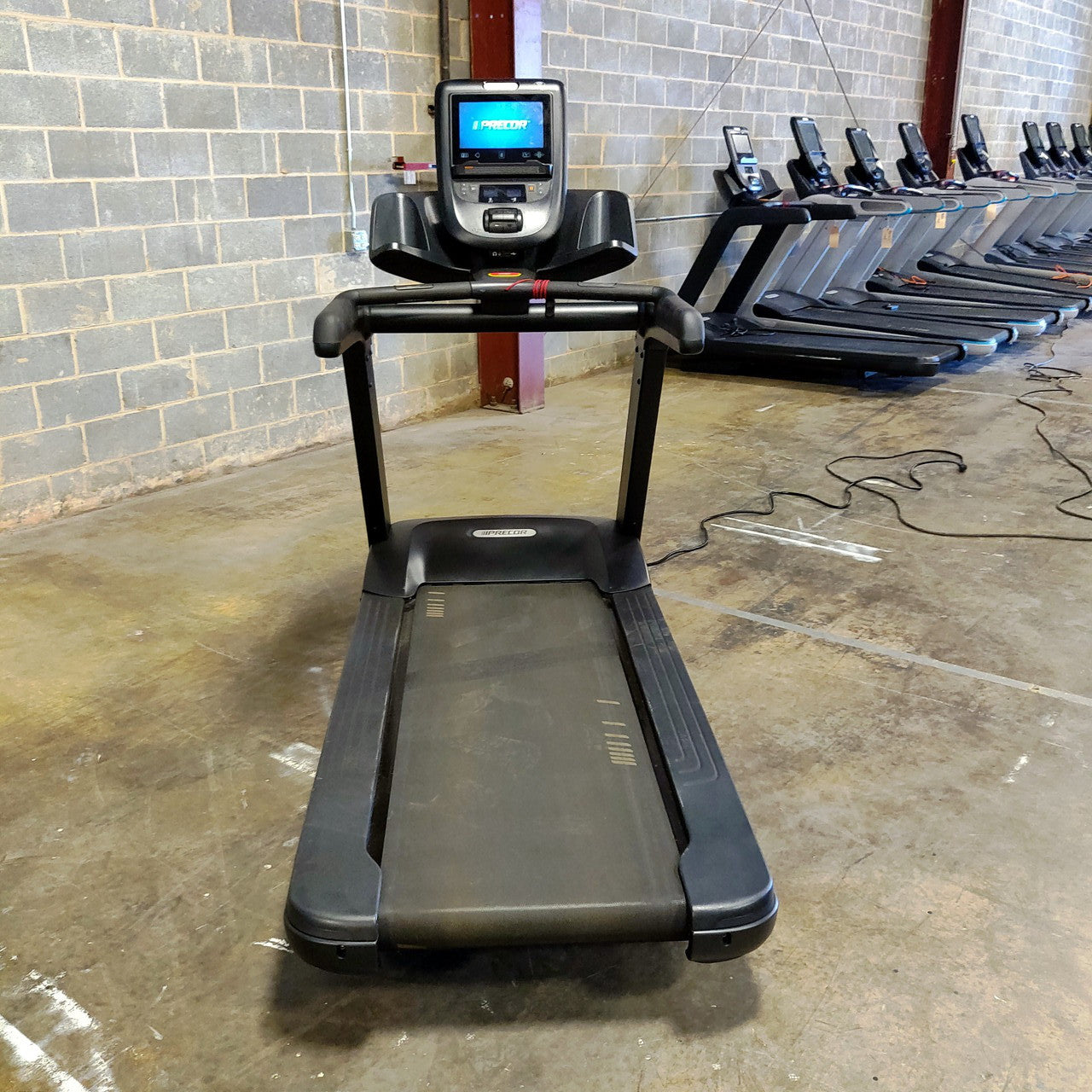 Precor TRM 865 V2 Treadmill w/p62 Console
