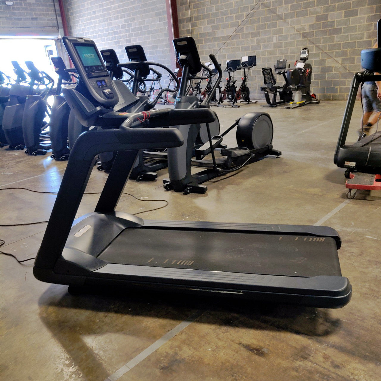 Precor TRM 865 V2 Treadmill w/p62 Console