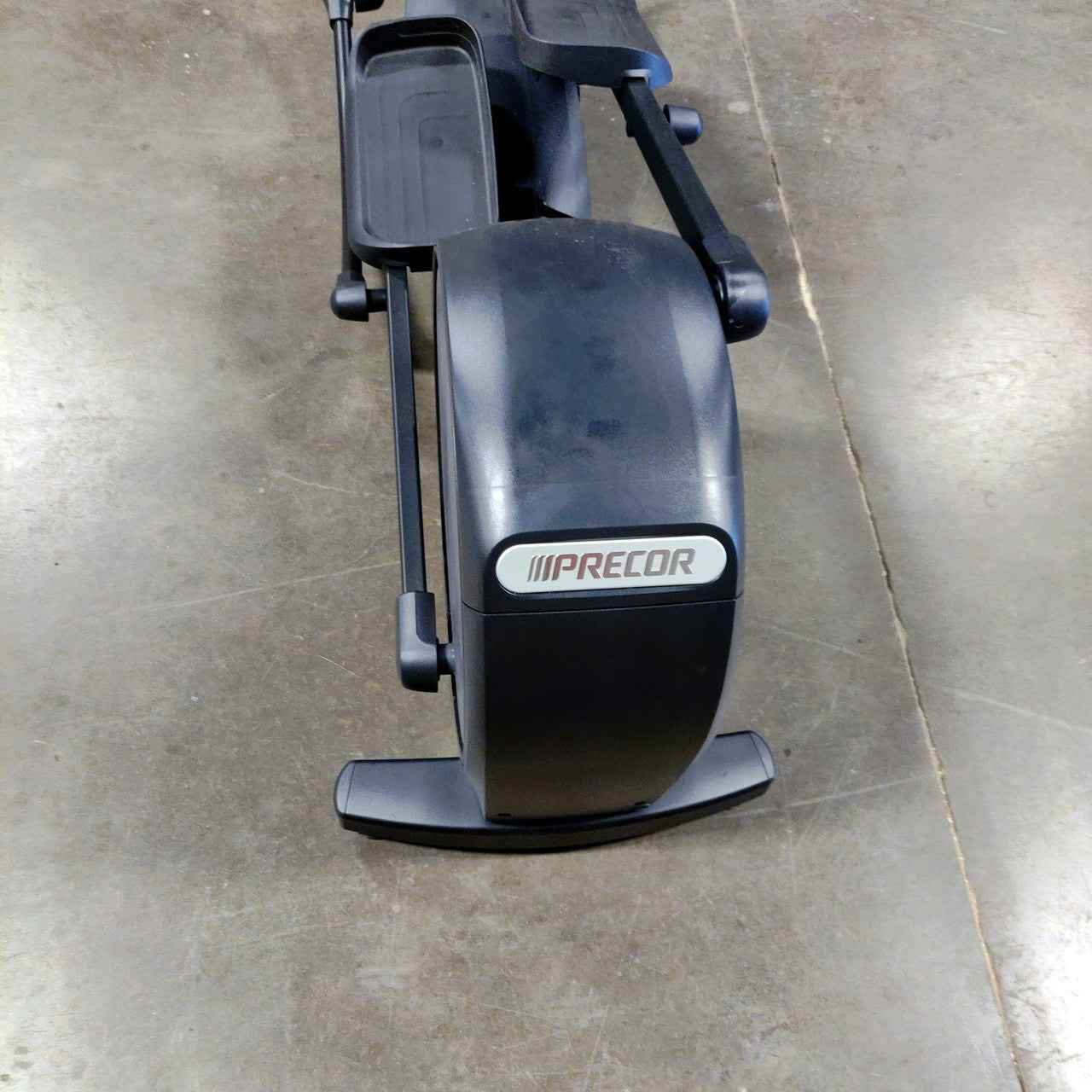 Precor EFX 835 Elliptical w/Converging Crossramp + p31 Console