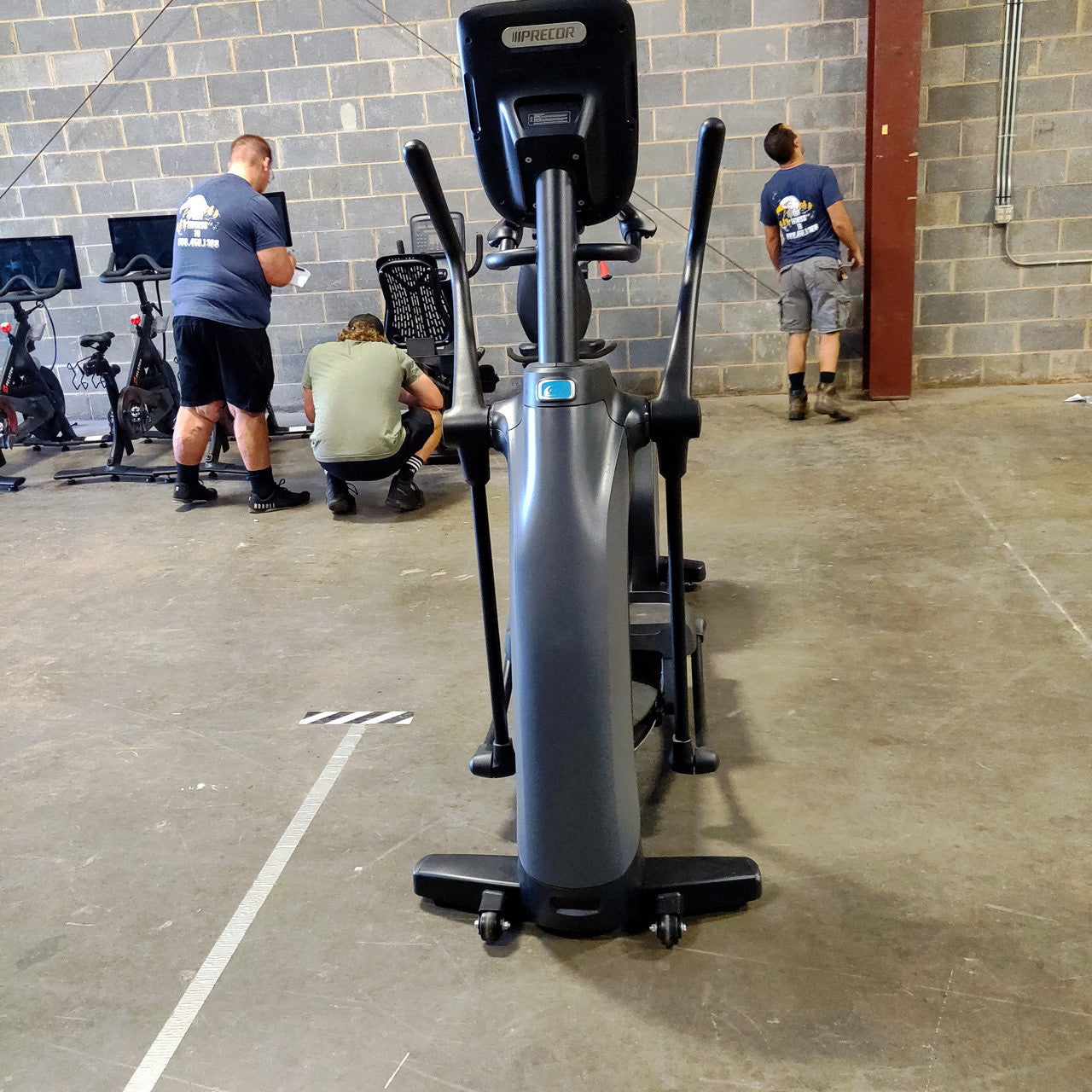 Precor EFX 835 Elliptical w/Converging Crossramp + p31 Console