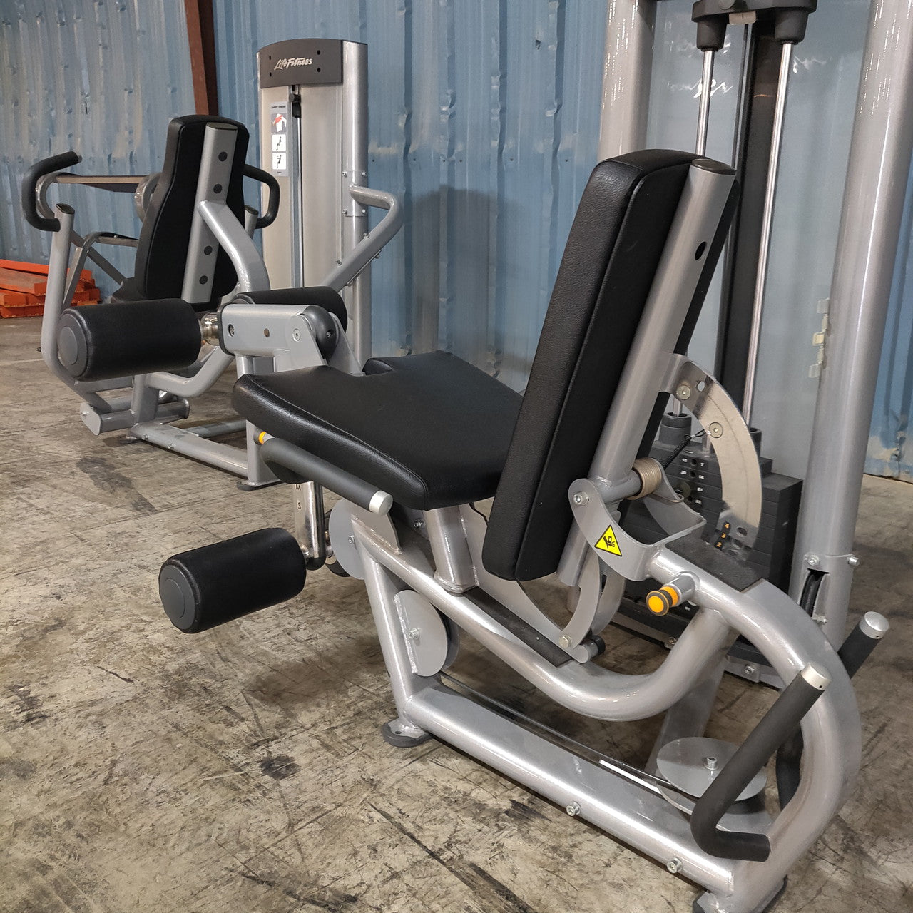 Life Fitness Optima Leg Extension/Leg Curl Dual Function Machine