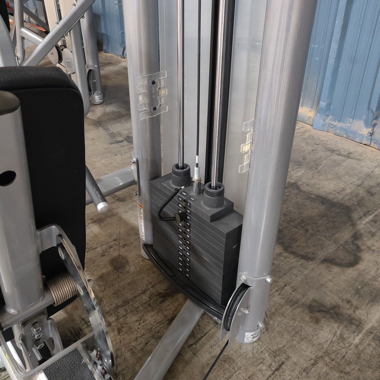 Life Fitness Optima Leg Extension/Leg Curl Dual Function Machine